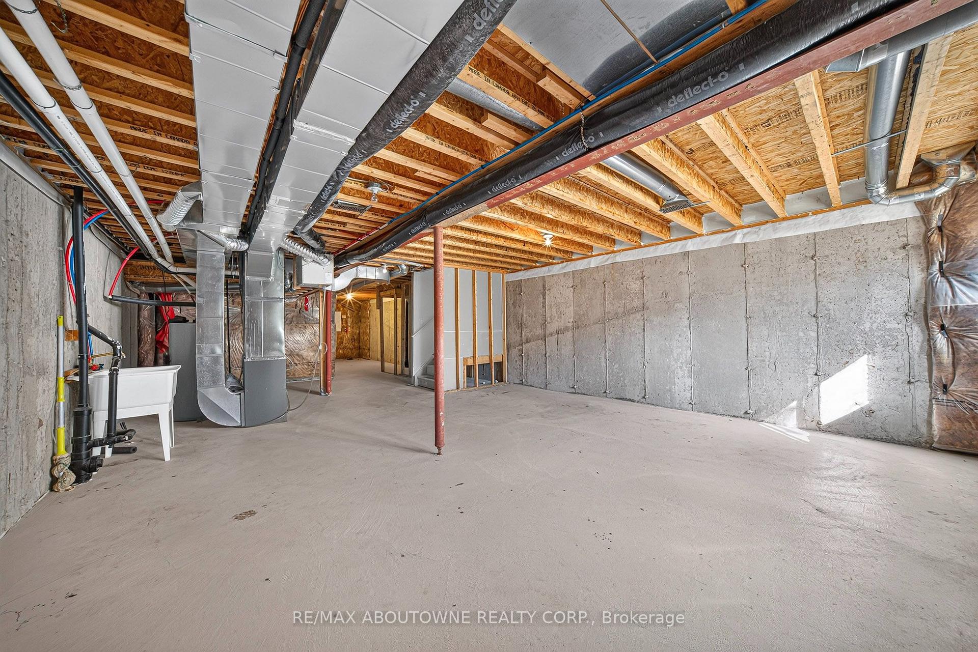 Photo 24 of Unit 10, 420 Linden Drive, Cambridge, Preston Heights — HOMEH