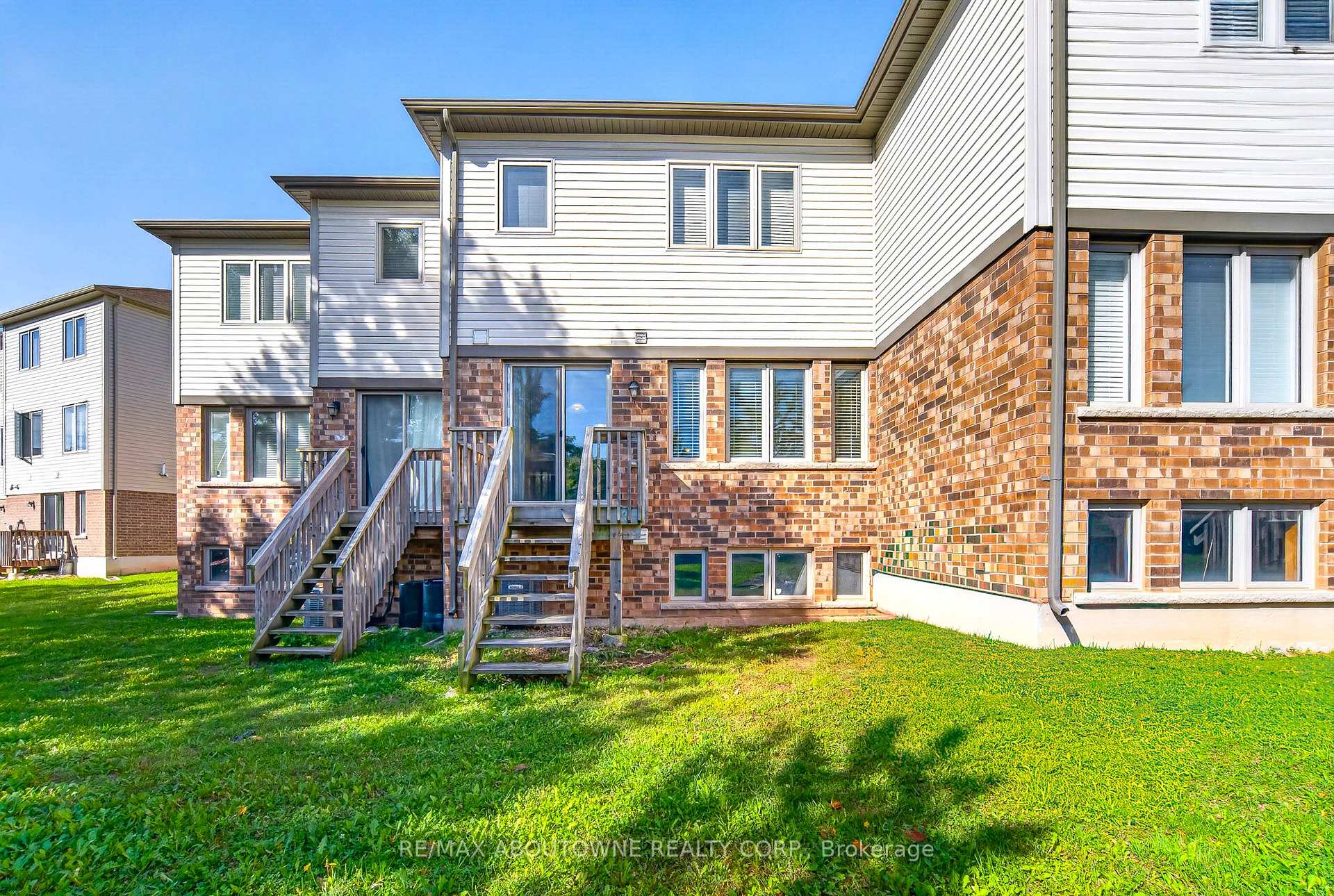 Photo 26 of Unit 10, 420 Linden Drive, Cambridge, Preston Heights — HOMEH