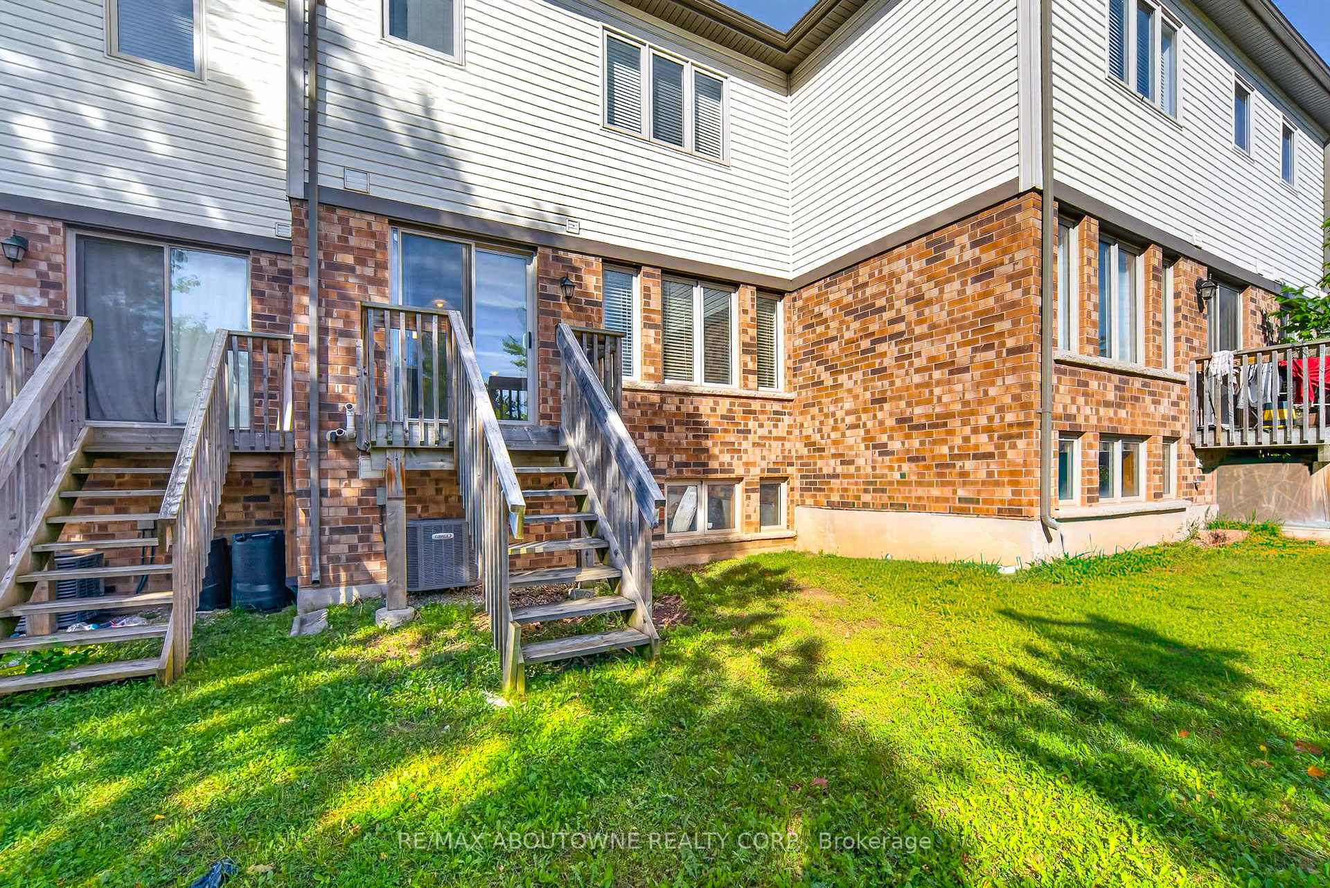 Photo 27 of Unit 10, 420 Linden Drive, Cambridge, Preston Heights — HOMEH