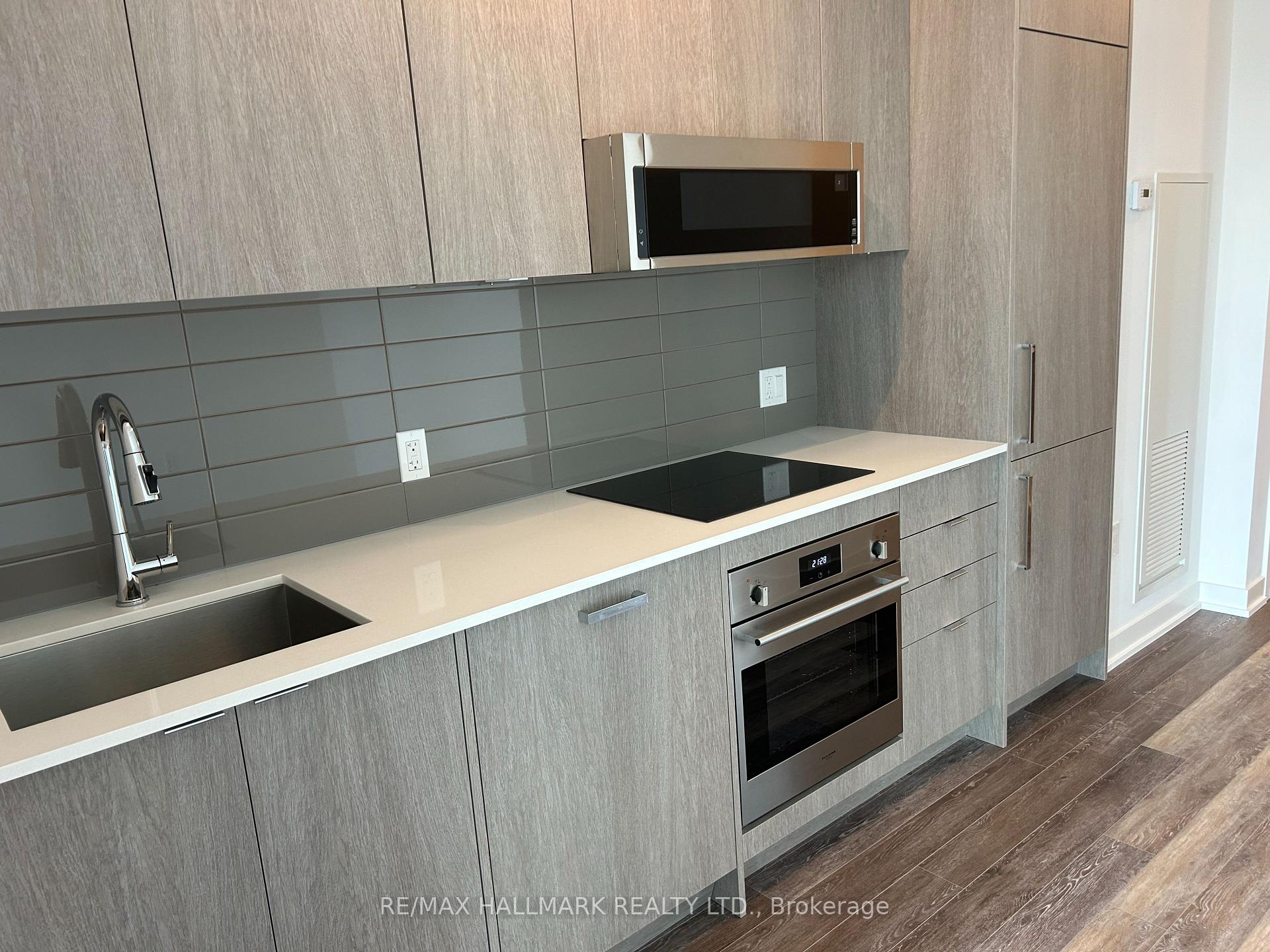 Photo 4 of Unit 715, 250 Lawrence Avenue, Toronto, Lawrence Park North — HOMEH