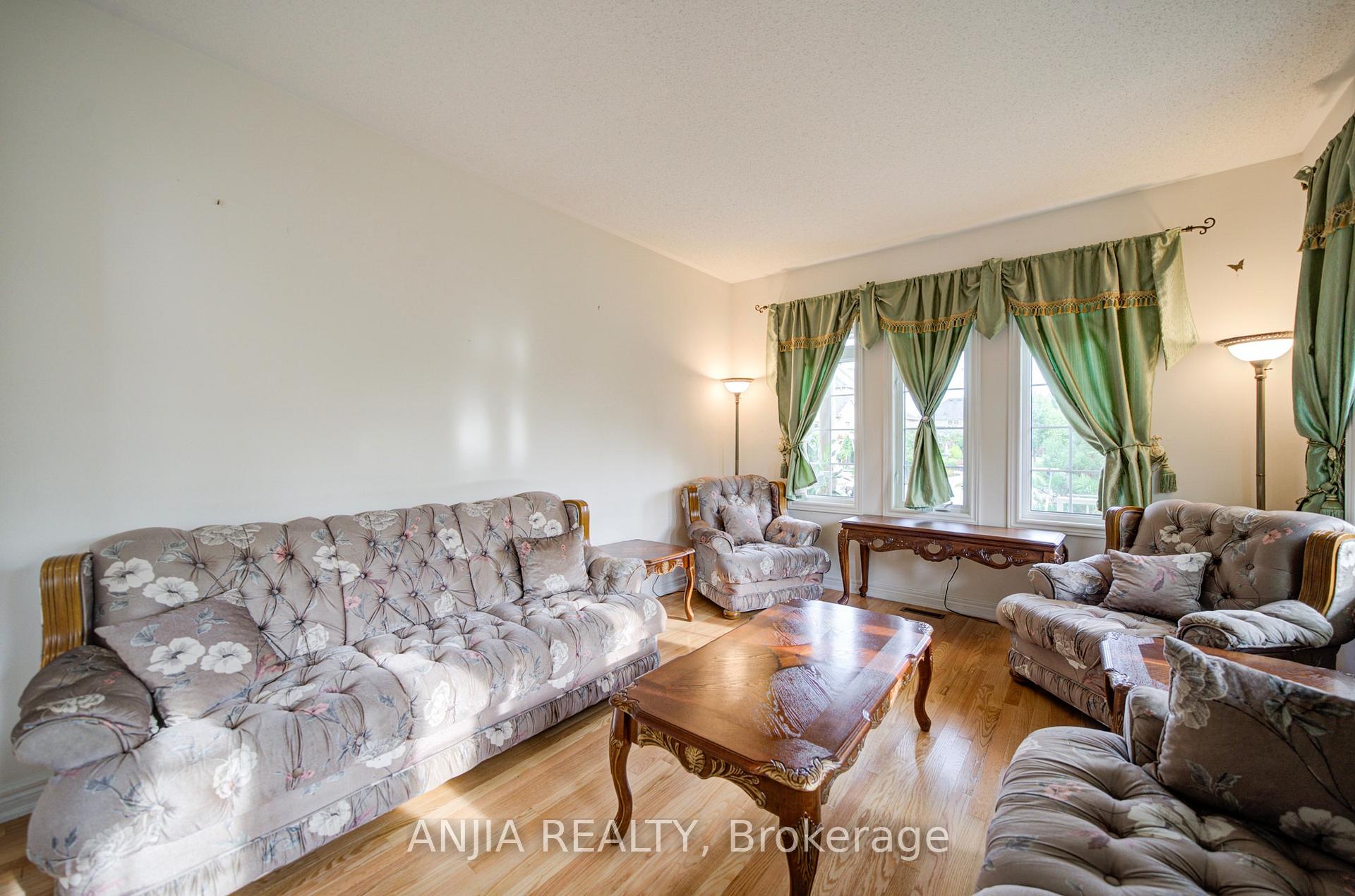 Photo 5 of 65 Staynor Crescent, Markham, Wismer — HOMEH