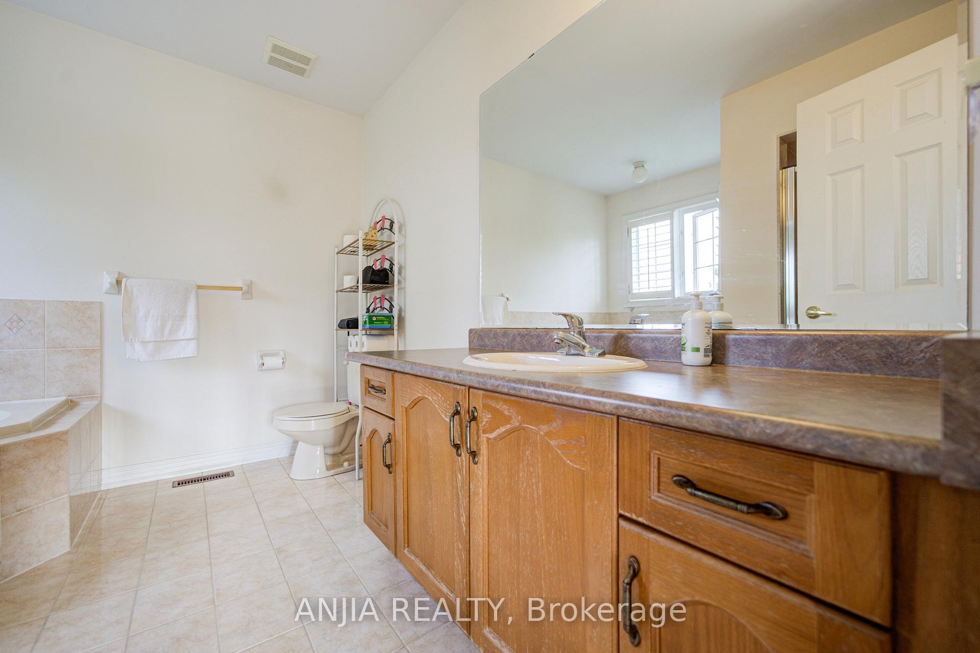 Photo 19 of 65 Staynor Crescent, Markham, Wismer — HOMEH