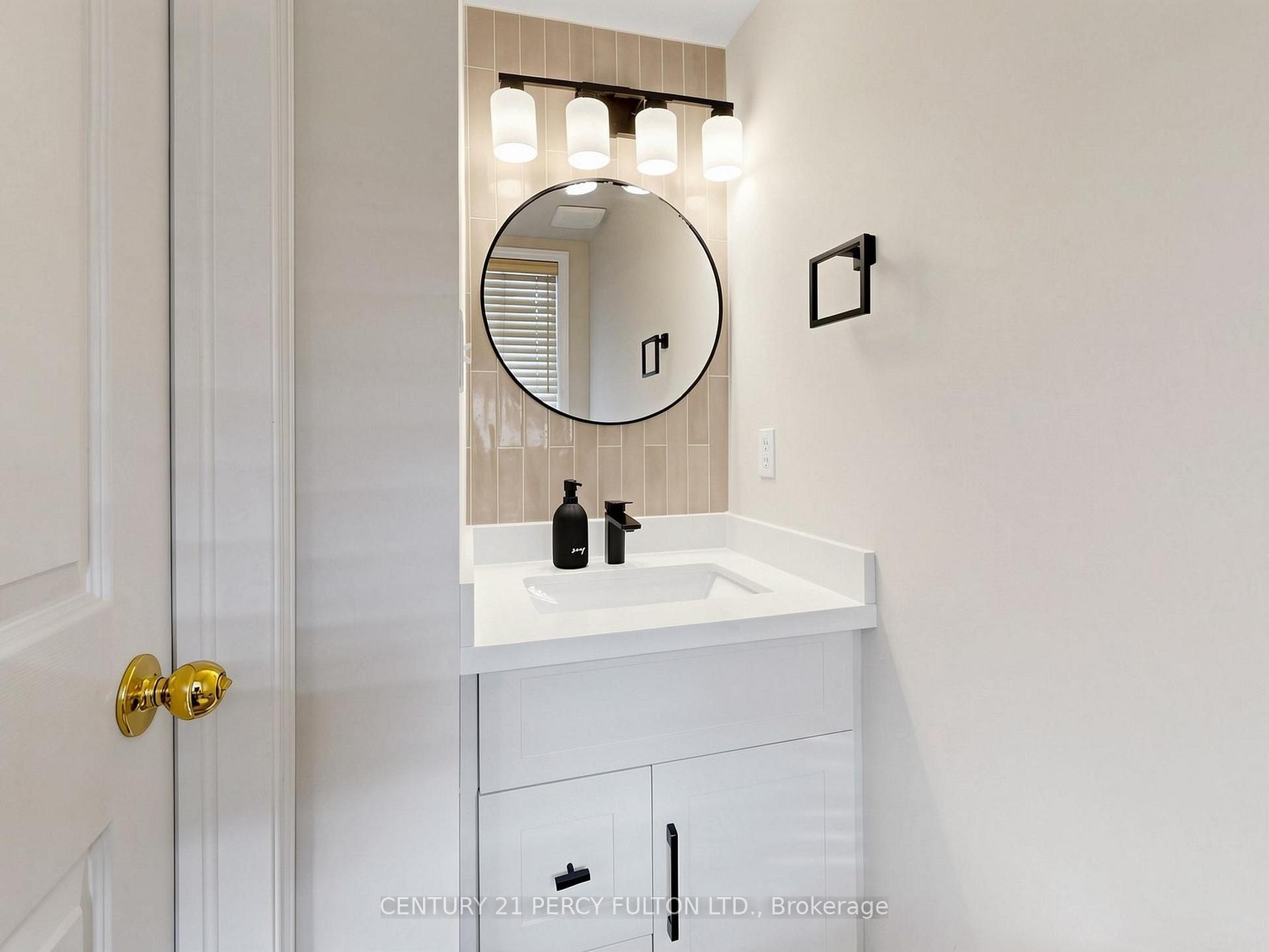 Photo 14 of 229 Dicenzo Drive, Hamilton, Ryckmans — HOMEH