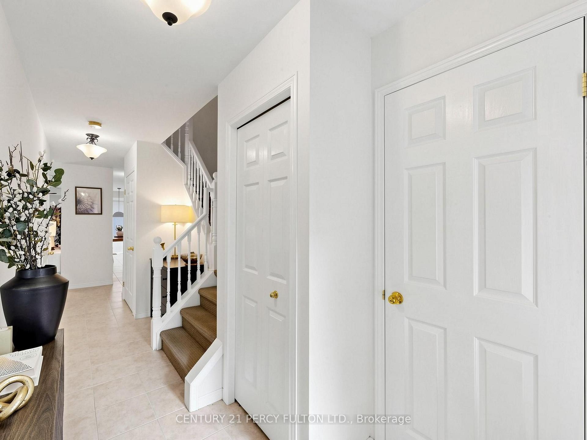 Photo 16 of 229 Dicenzo Drive, Hamilton, Ryckmans — HOMEH