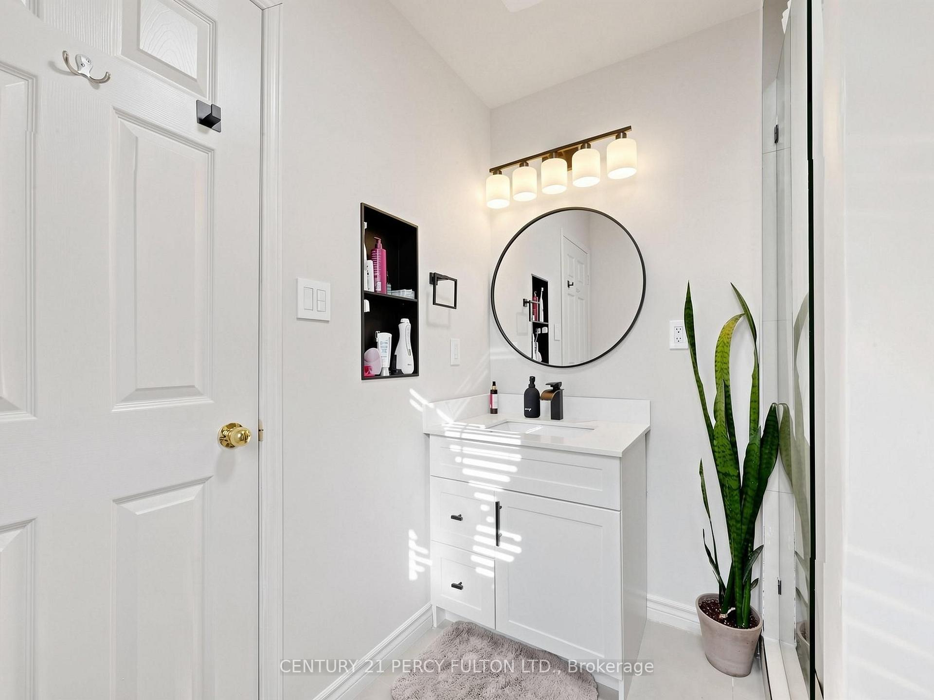 Photo 22 of 229 Dicenzo Drive, Hamilton, Ryckmans — HOMEH
