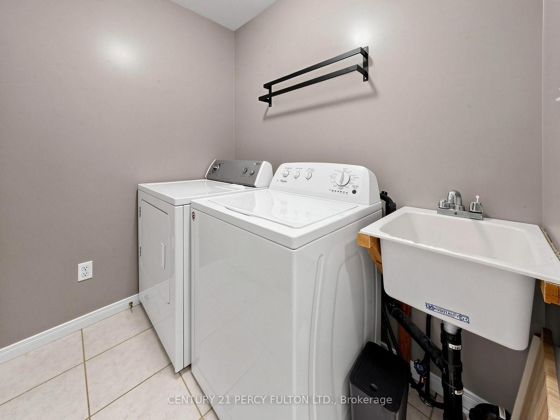 Photo 31 of 229 Dicenzo Drive, Hamilton, Ryckmans — HOMEH