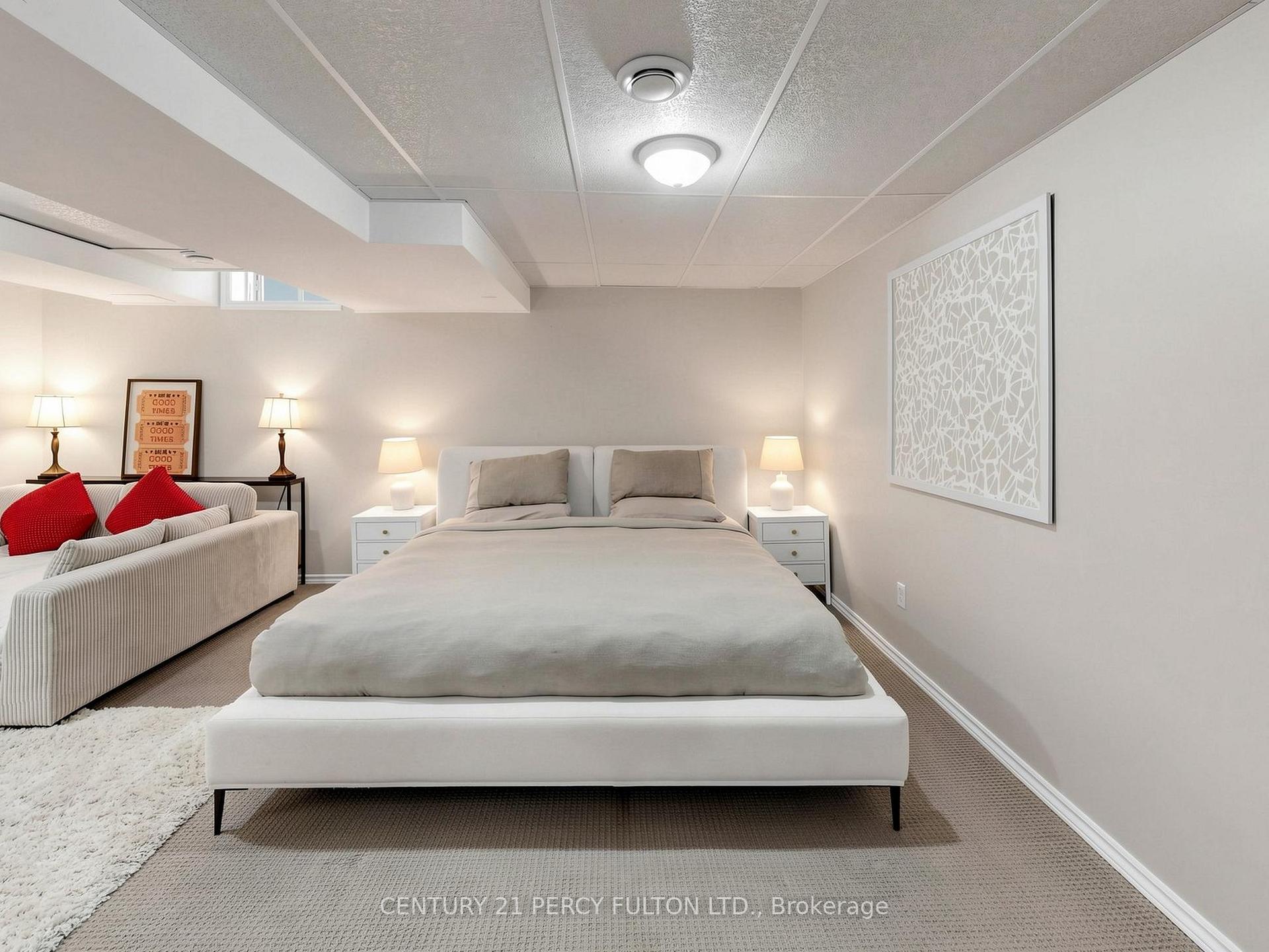 Photo 34 of 229 Dicenzo Drive, Hamilton, Ryckmans — HOMEH
