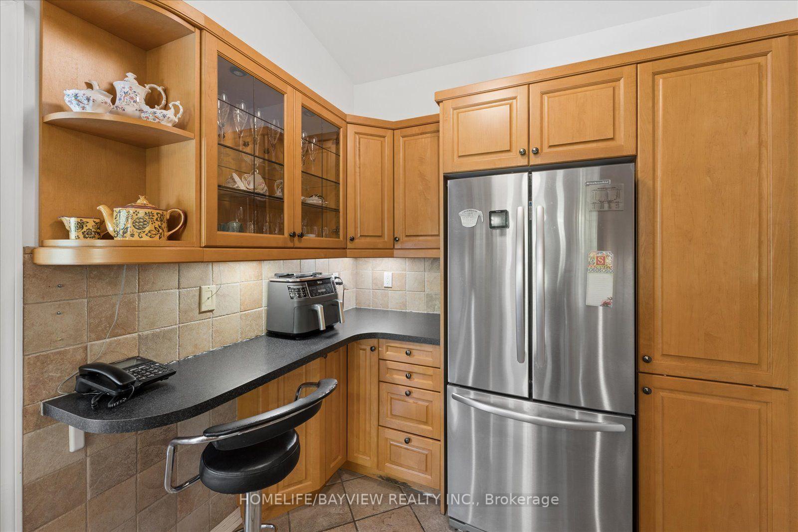 Photo 13 of 24 Ravenscroft Circle, North York, Bayview Village — HOMEH