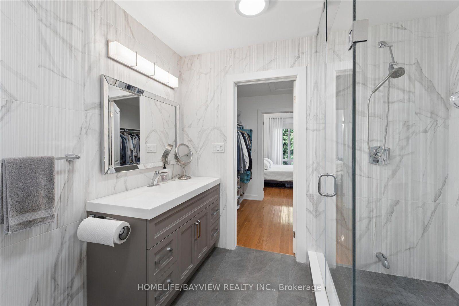 Photo 25 of 24 Ravenscroft Circle, North York, Bayview Village — HOMEH