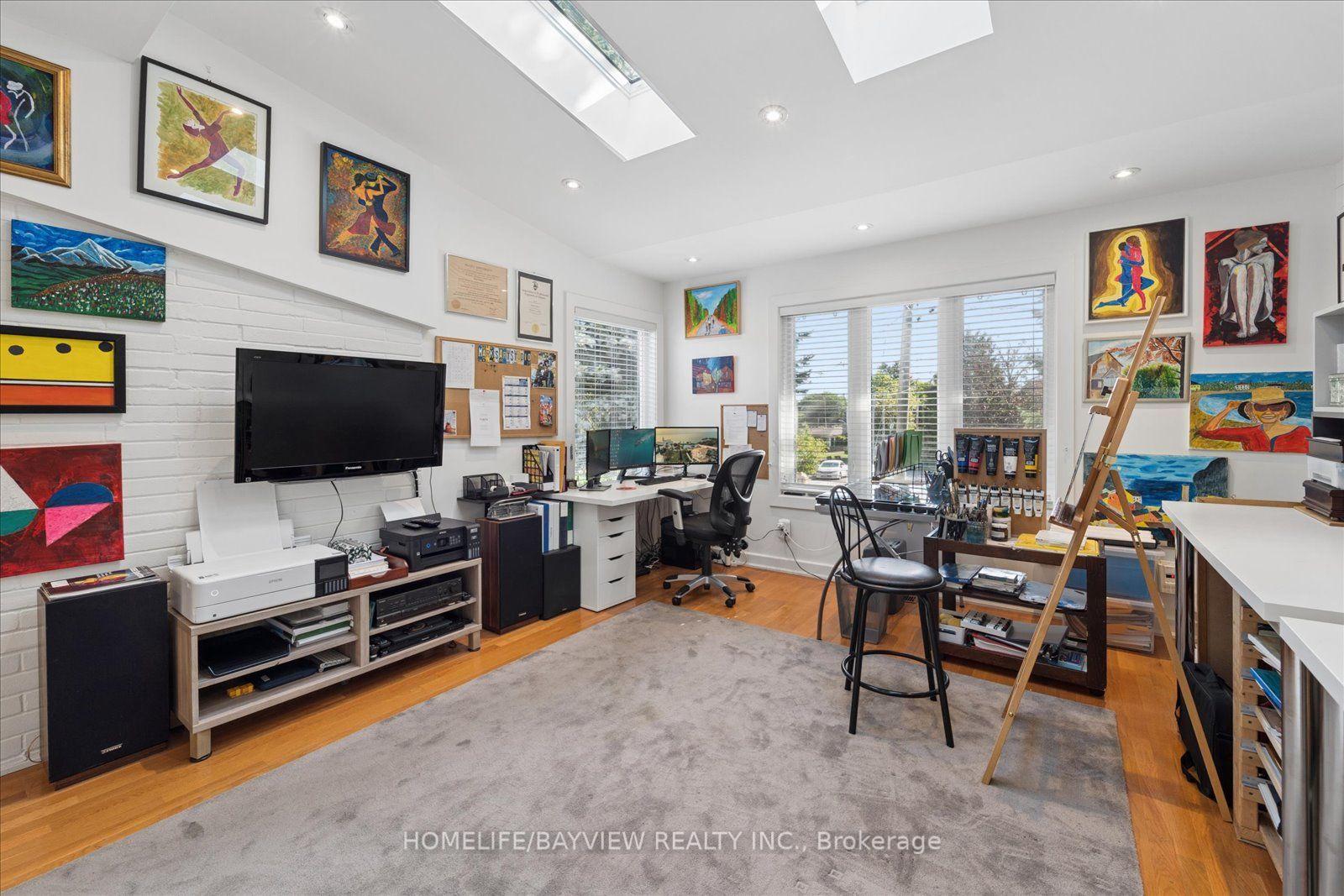 Photo 26 of 24 Ravenscroft Circle, North York, Bayview Village — HOMEH