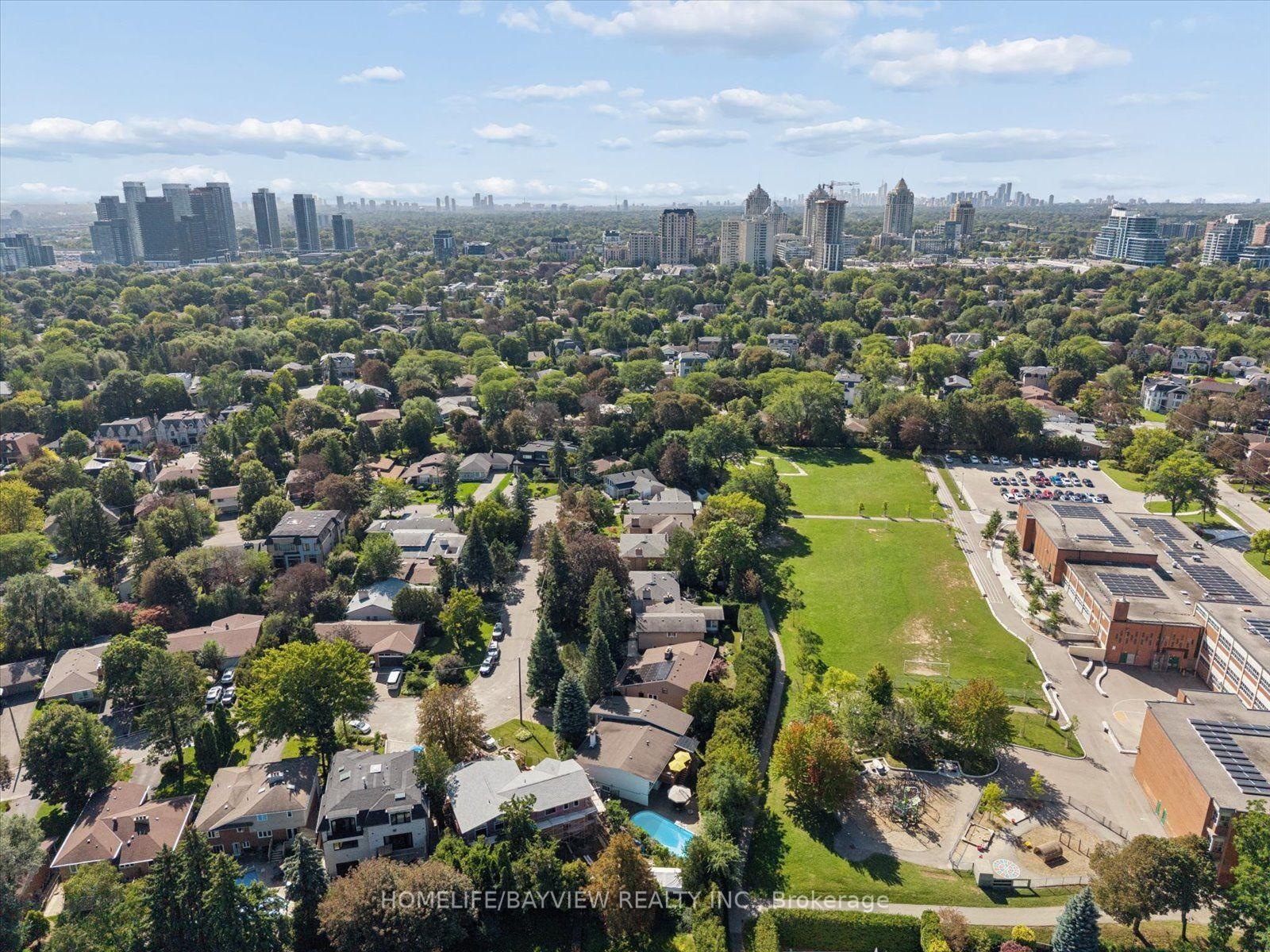 Photo 51 of 24 Ravenscroft Circle, North York, Bayview Village — HOMEH