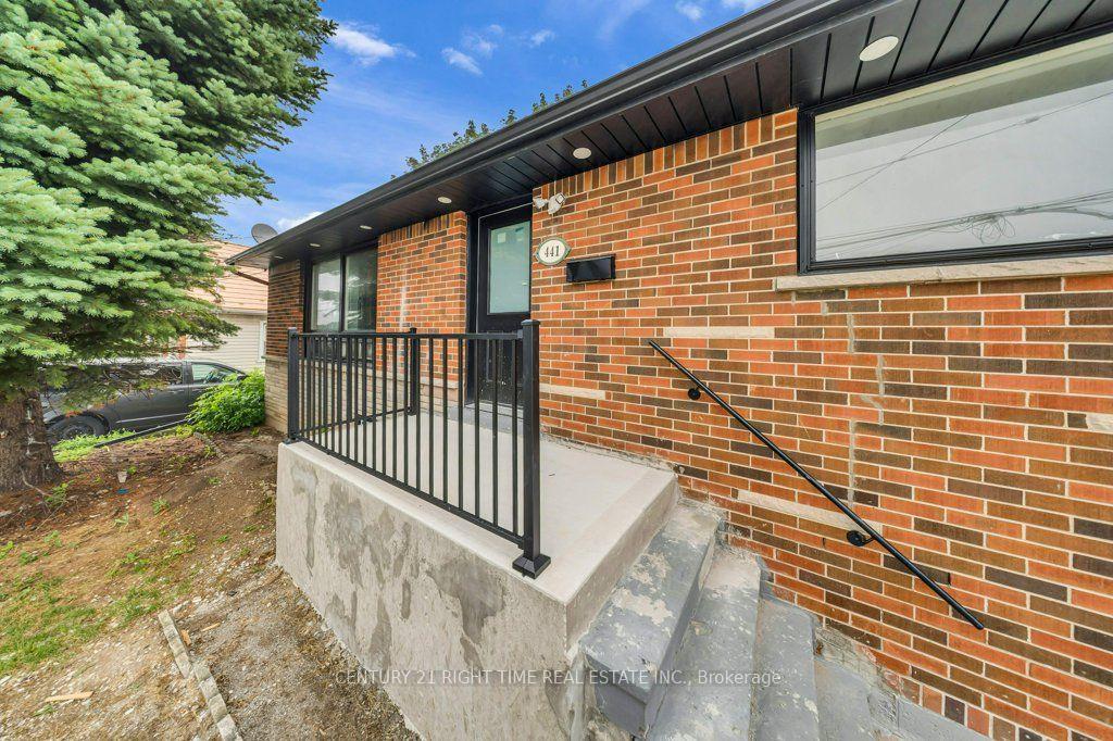 Photo 2 of 441 West 5th Street, Hamilton, Bonnington — HOMEH
