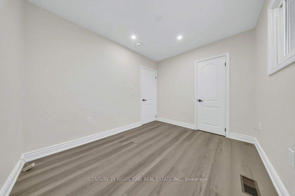 Photo 15 of 441 West 5th Street, Hamilton, Bonnington — HOMEH
