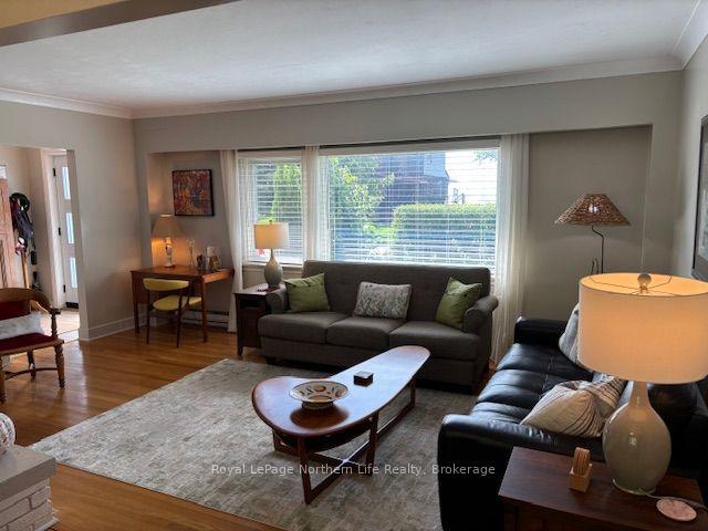 Photo 18 of 808 Queen Street, North Bay, Ferris — HOMEH