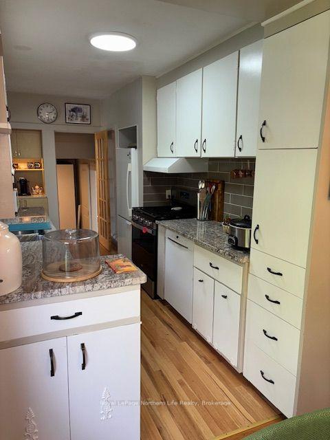 Photo 23 of 808 Queen Street, North Bay, Ferris — HOMEH