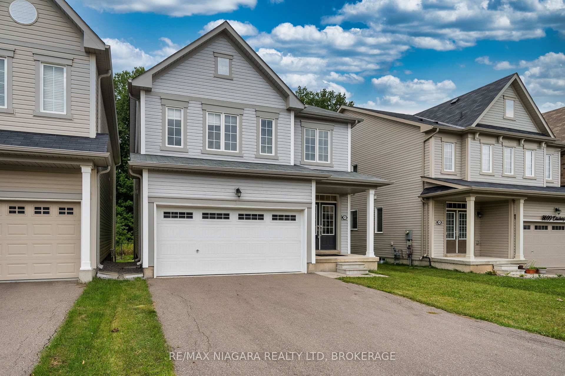 Photo 3 of 8707 Chickory Trail, Niagara Falls, Brown — HOMEH