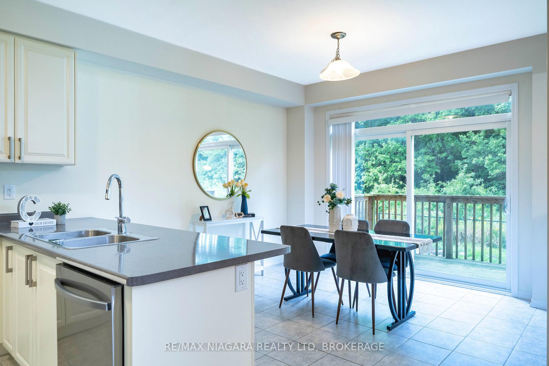 Photo 20 of 8707 Chickory Trail, Niagara Falls, Brown — HOMEH