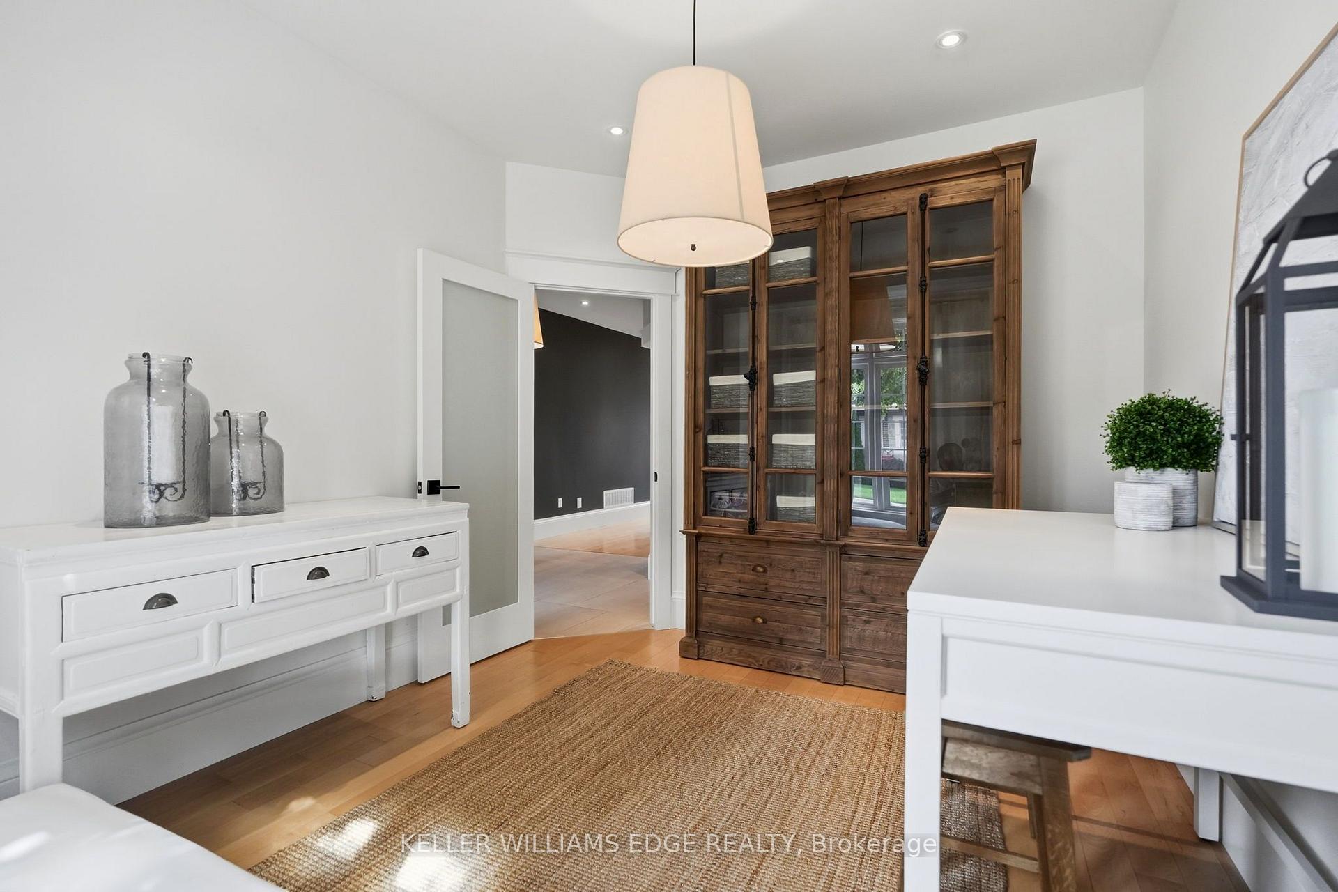 Photo 4 of 3202 Saltaire Crescent, Oakville, Bronte Creek — HOMEH