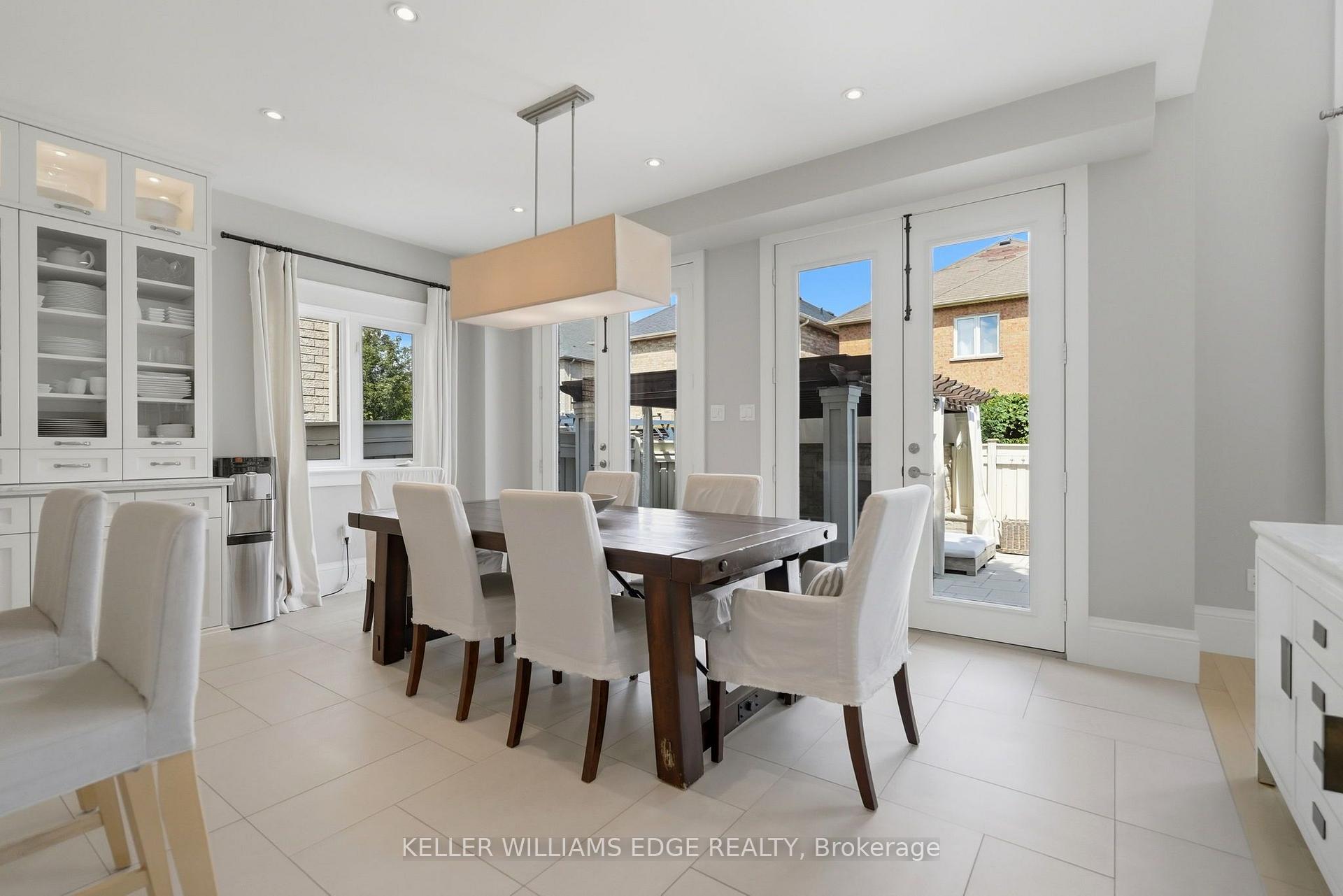 Photo 10 of 3202 Saltaire Crescent, Oakville, Bronte Creek — HOMEH