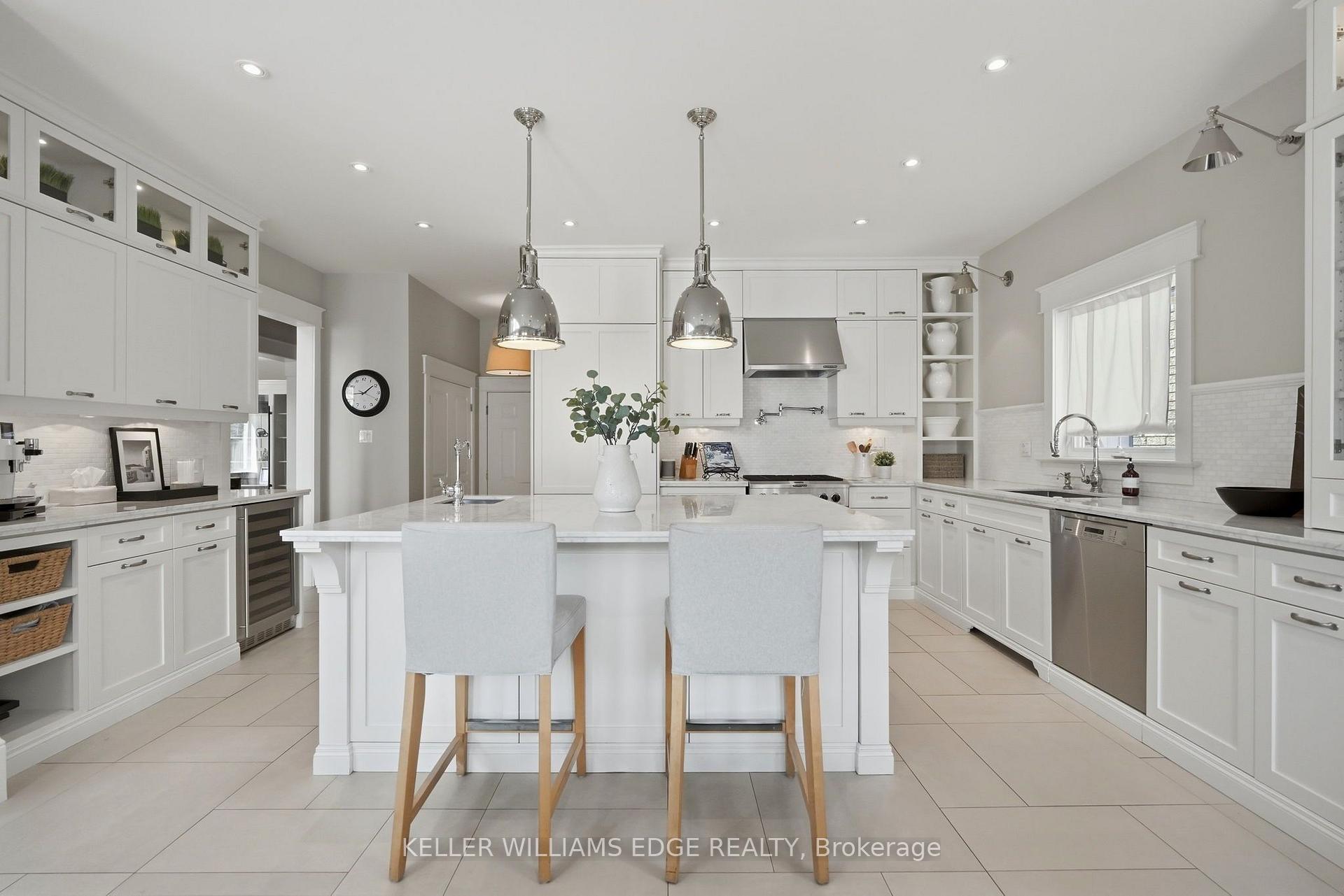 Photo 12 of 3202 Saltaire Crescent, Oakville, Bronte Creek — HOMEH