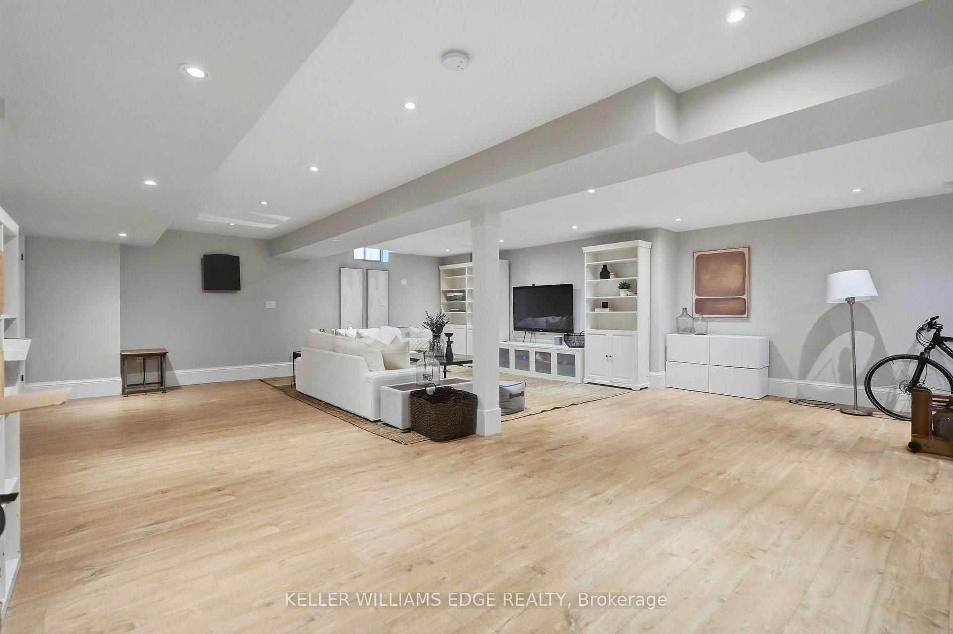 Photo 40 of 3202 Saltaire Crescent, Oakville, Bronte Creek — HOMEH