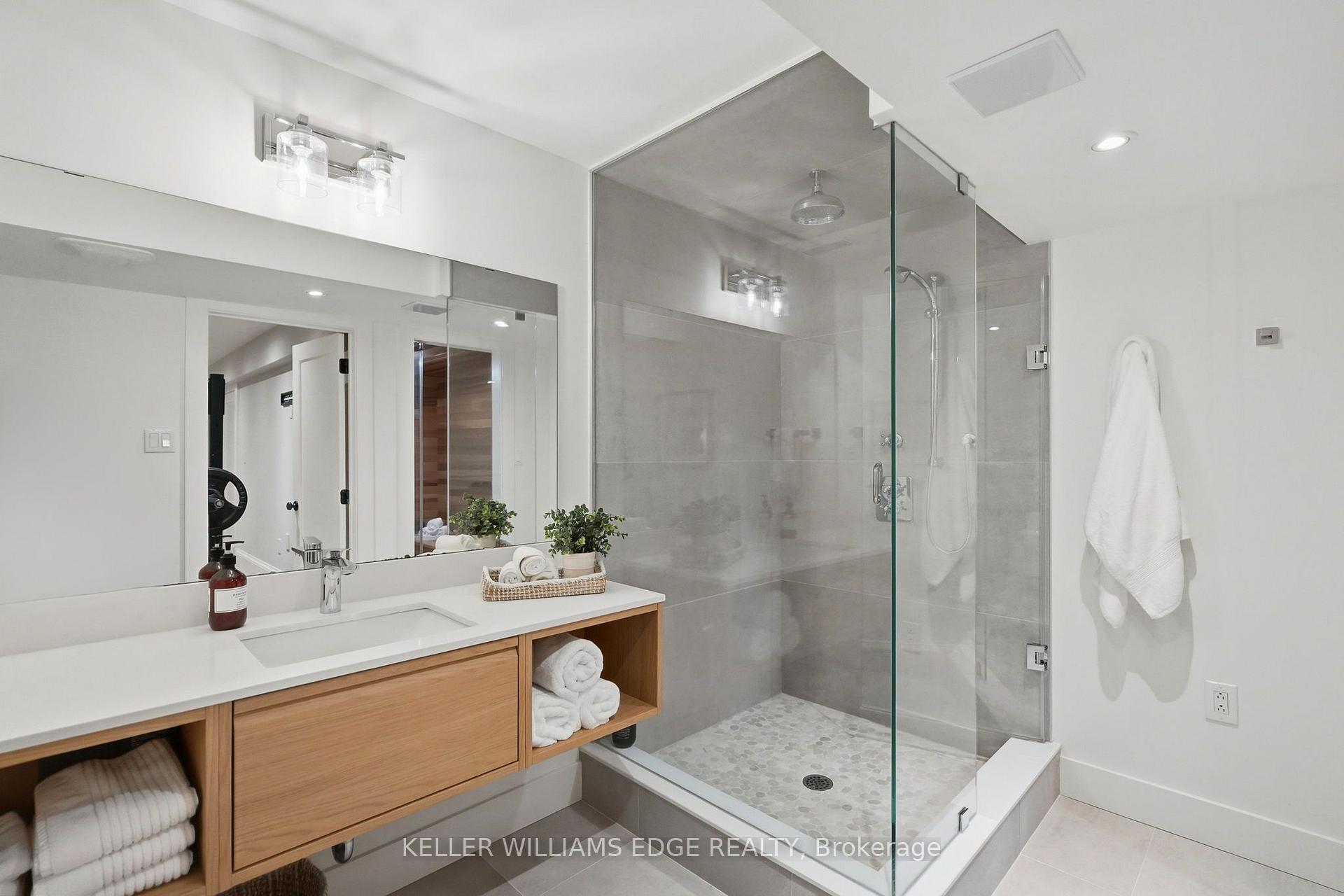 Photo 44 of 3202 Saltaire Crescent, Oakville, Bronte Creek — HOMEH