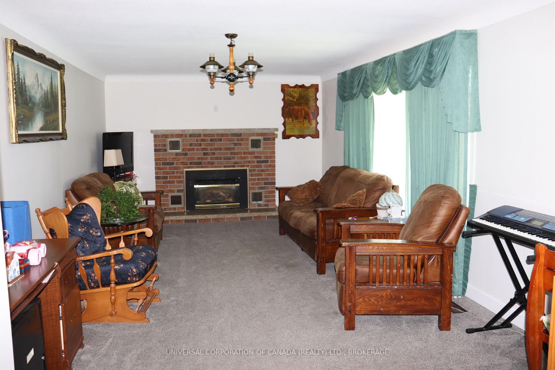 Photo 5 of 5973 Imperial Road, Malahide, Rural Malahide — HOMEH