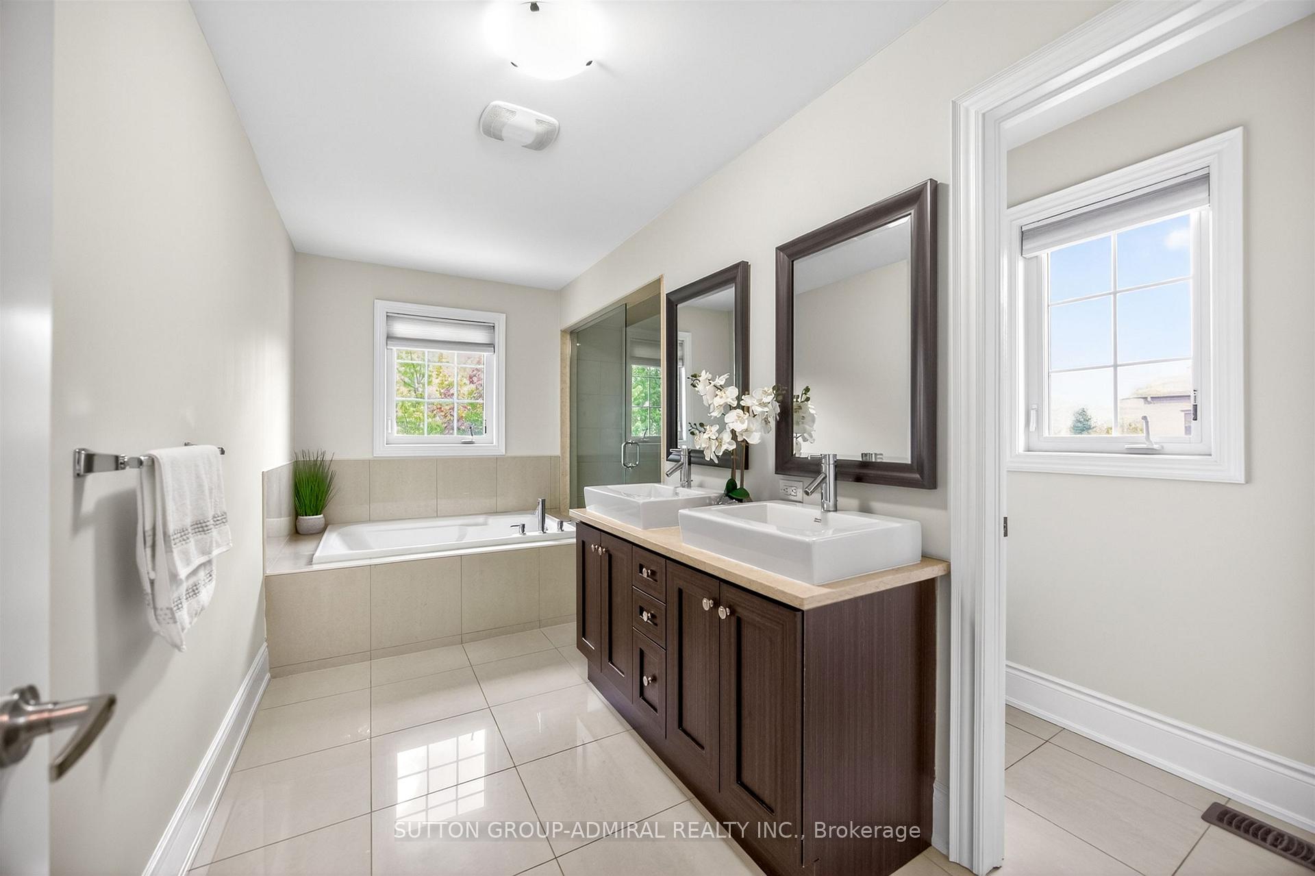 Photo 38 of 10 Thomas Noble Court, King, Nobleton — HOMEH