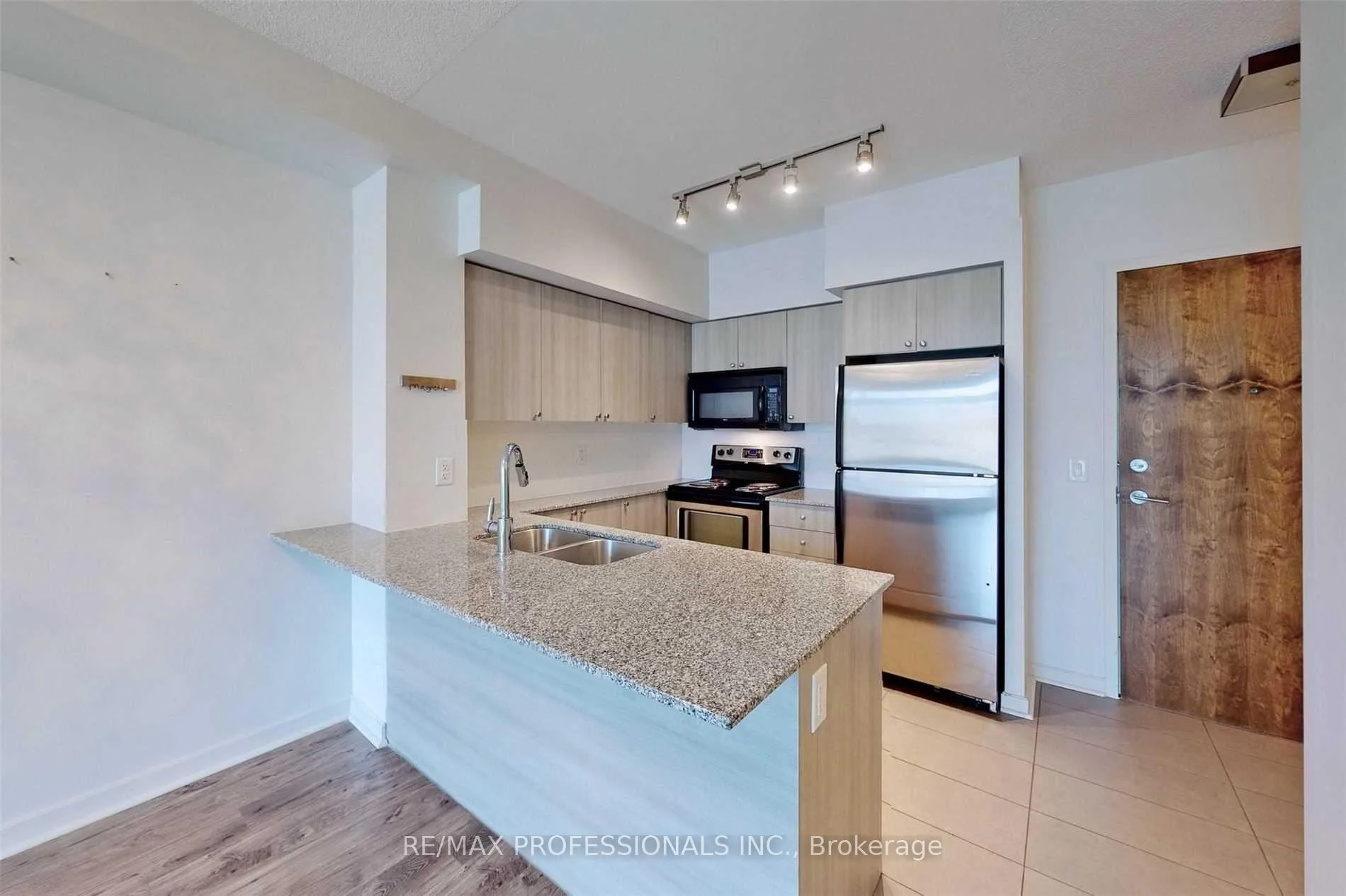 Photo 8 of Unit 313, 1235 Bayly Street, Pickering, Bay Ridges — HOMEH