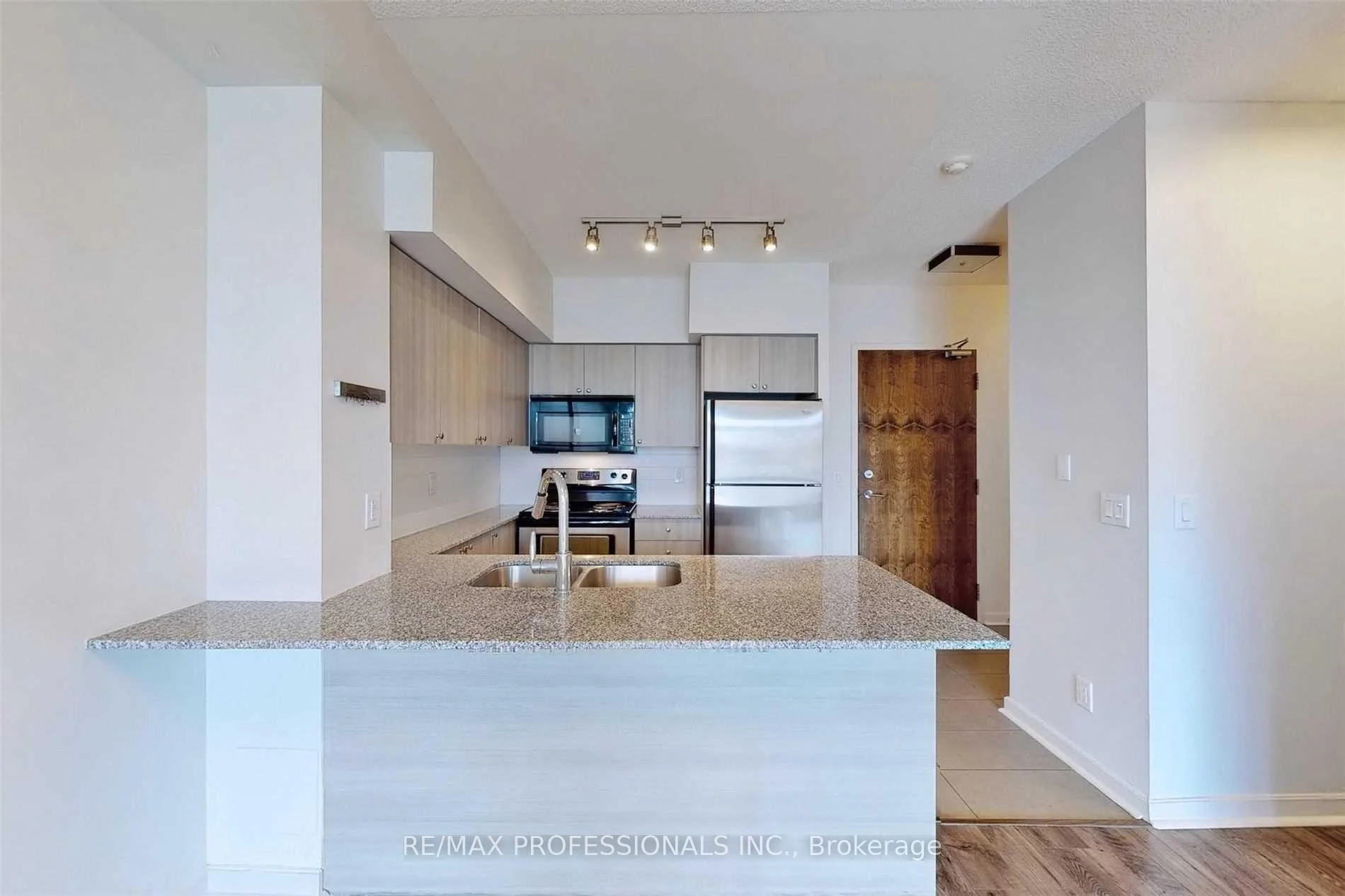 Photo 10 of Unit 313, 1235 Bayly Street, Pickering, Bay Ridges — HOMEH