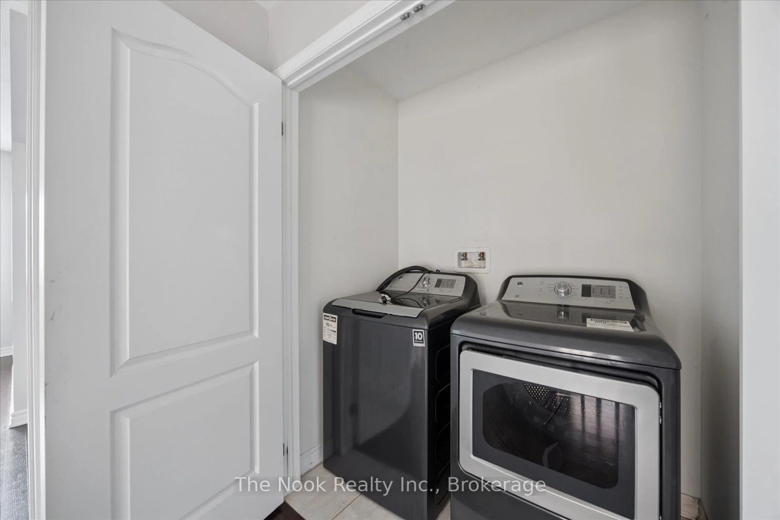 Photo 23 of 60 Westfield Drive, Whitby, Rural Whitby — HOMEH