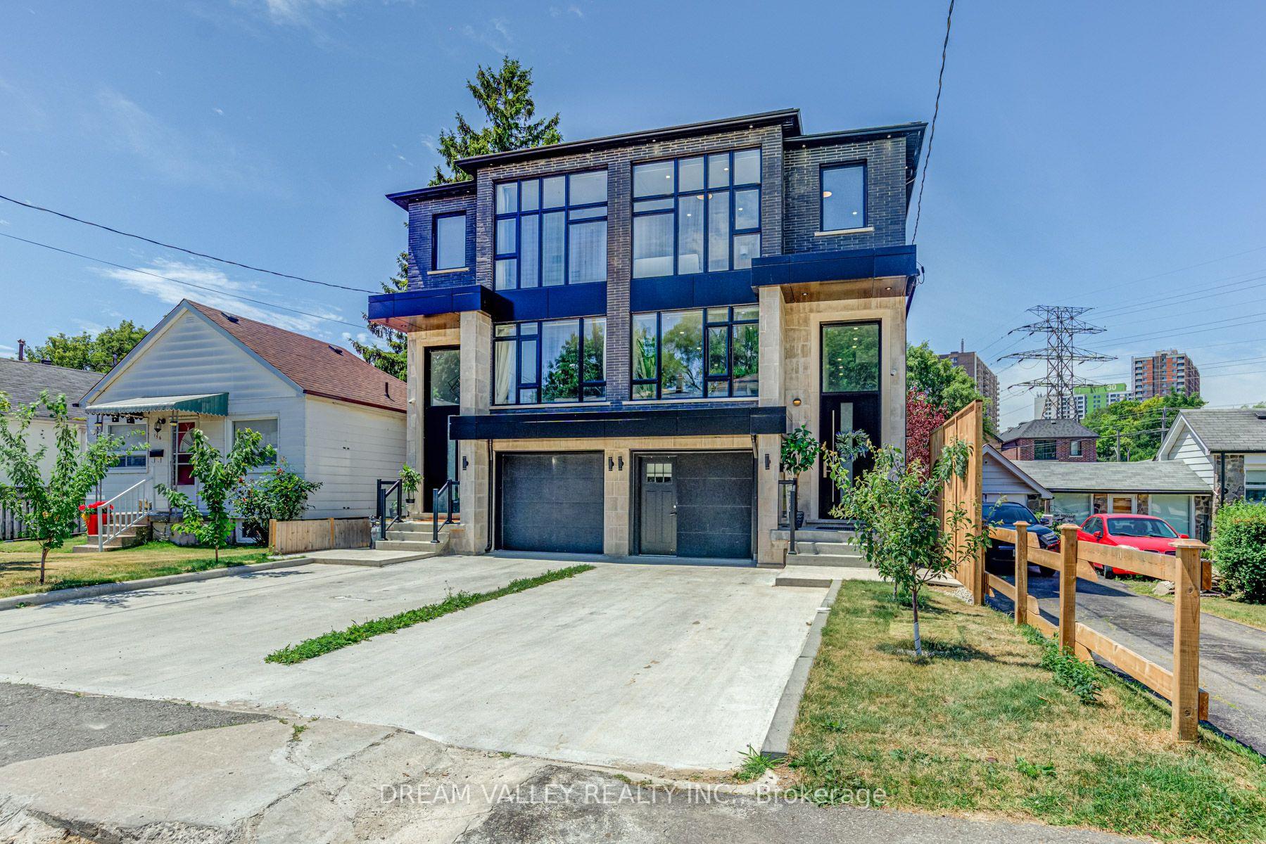 Photo 2 of 160 Byng Avenue, Scarborough, Oakridge — HOMEH
