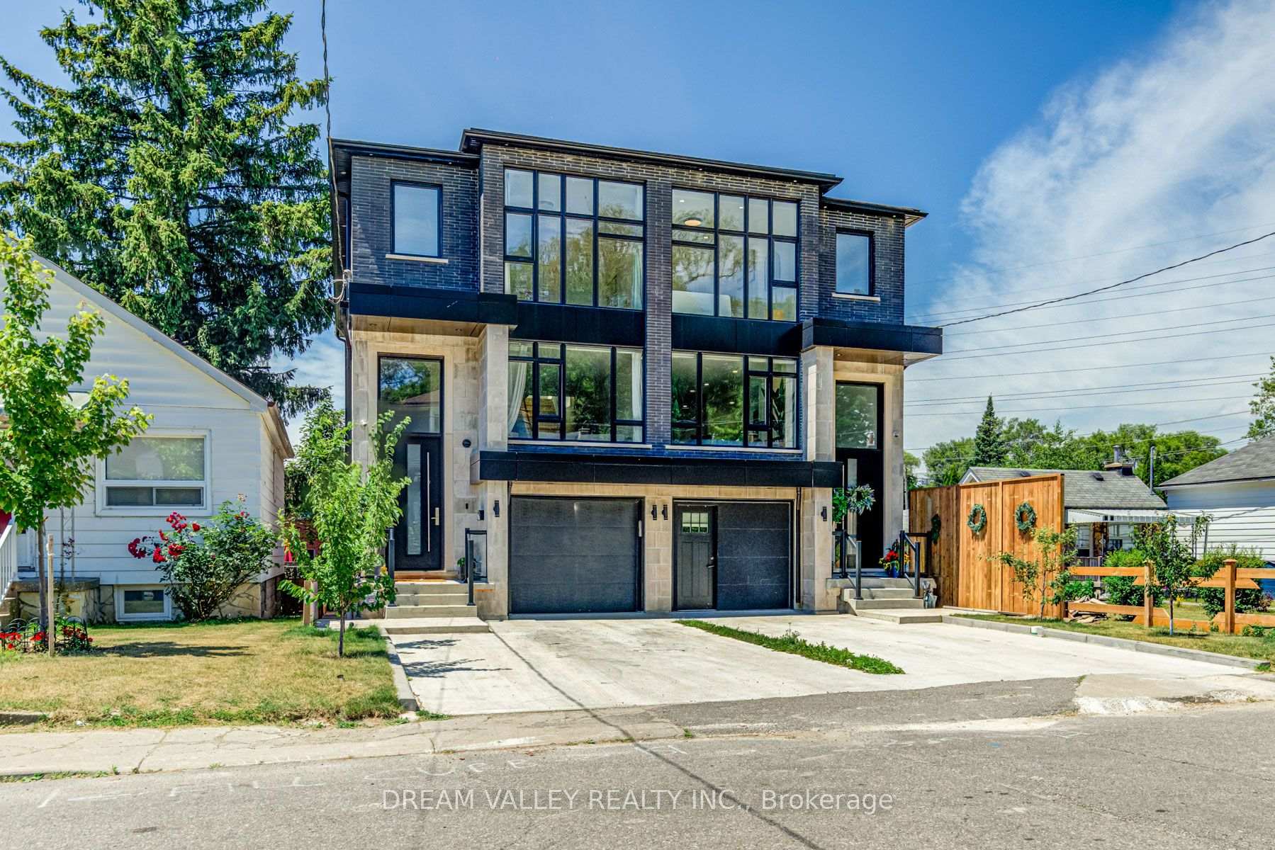 Photo 3 of 160 Byng Avenue, Scarborough, Oakridge — HOMEH