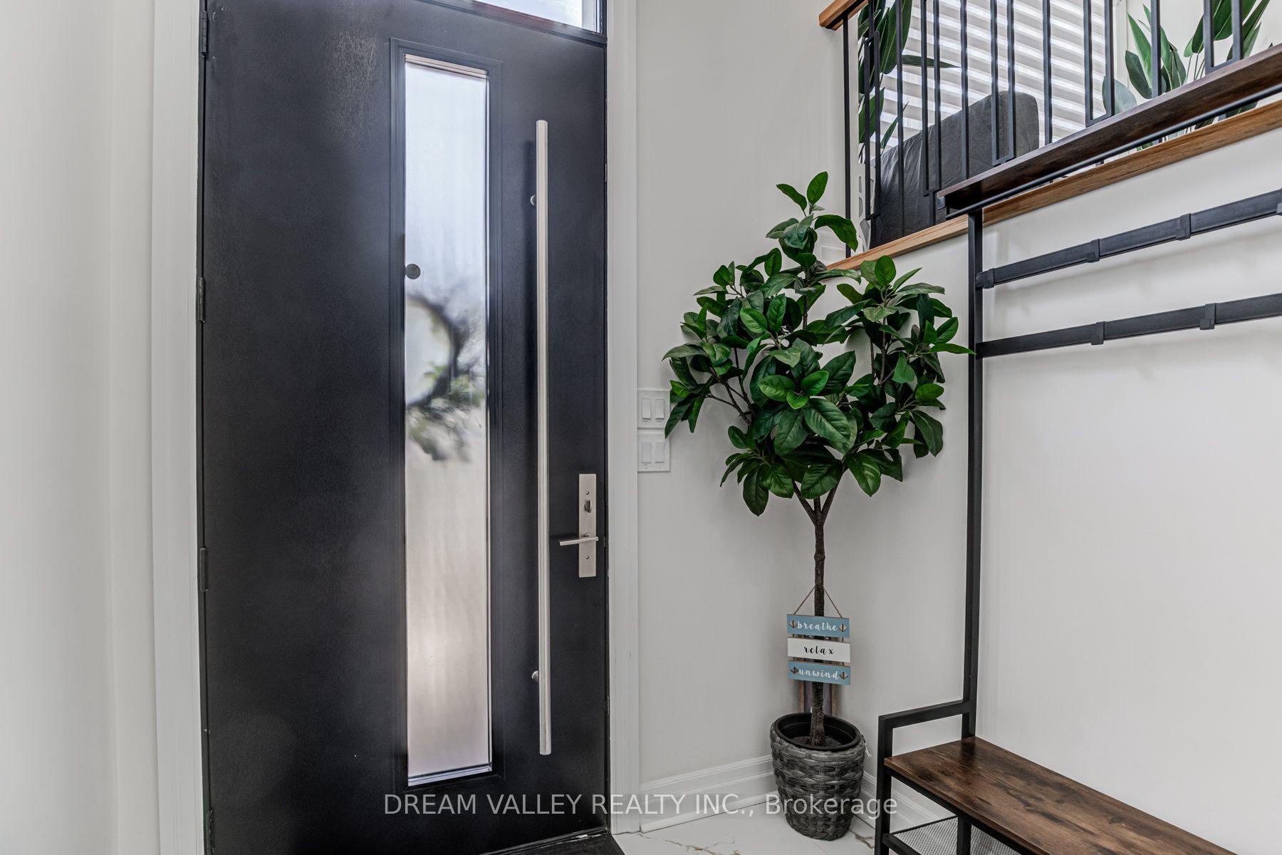Photo 6 of 160 Byng Avenue, Scarborough, Oakridge — HOMEH