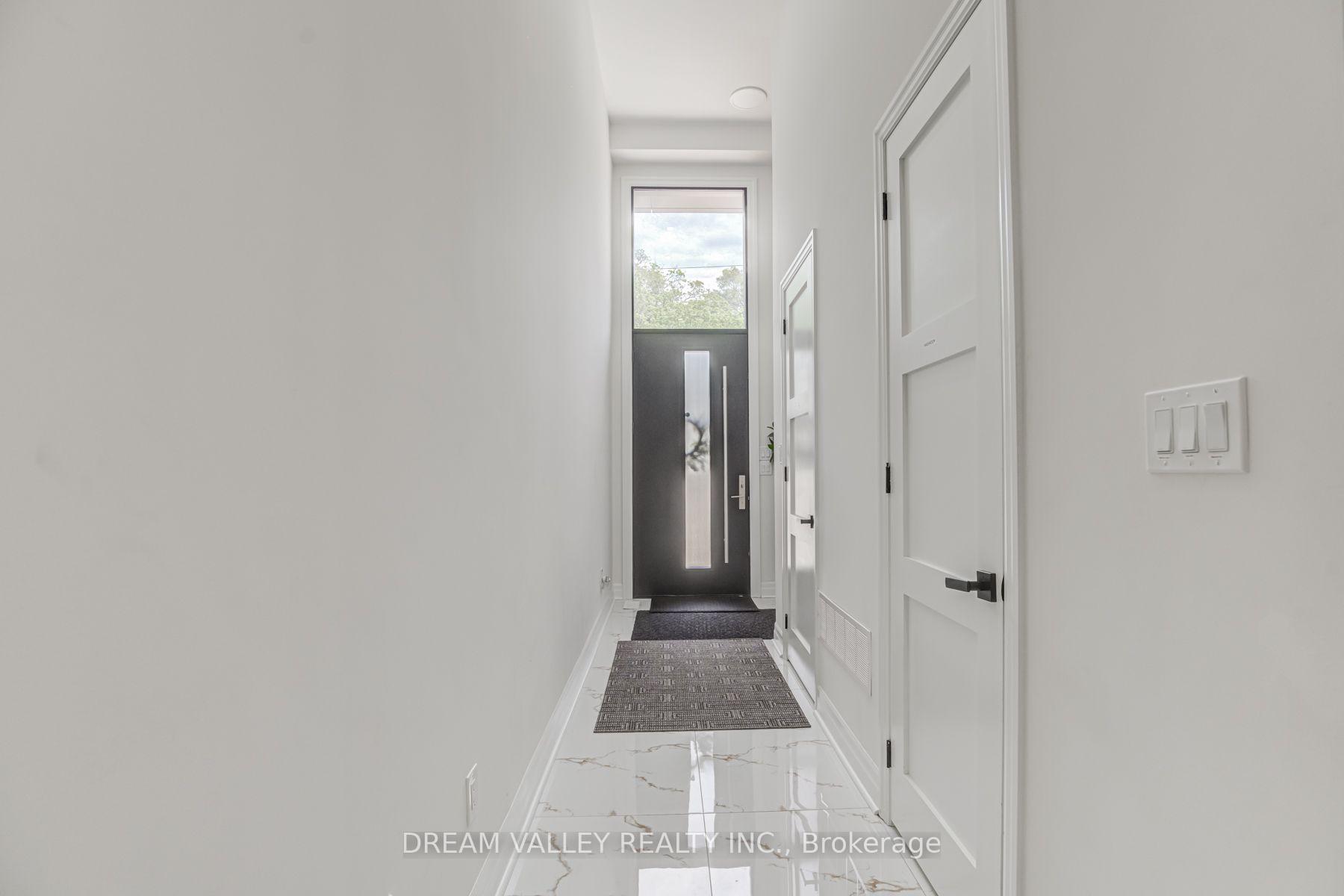 Photo 7 of 160 Byng Avenue, Scarborough, Oakridge — HOMEH