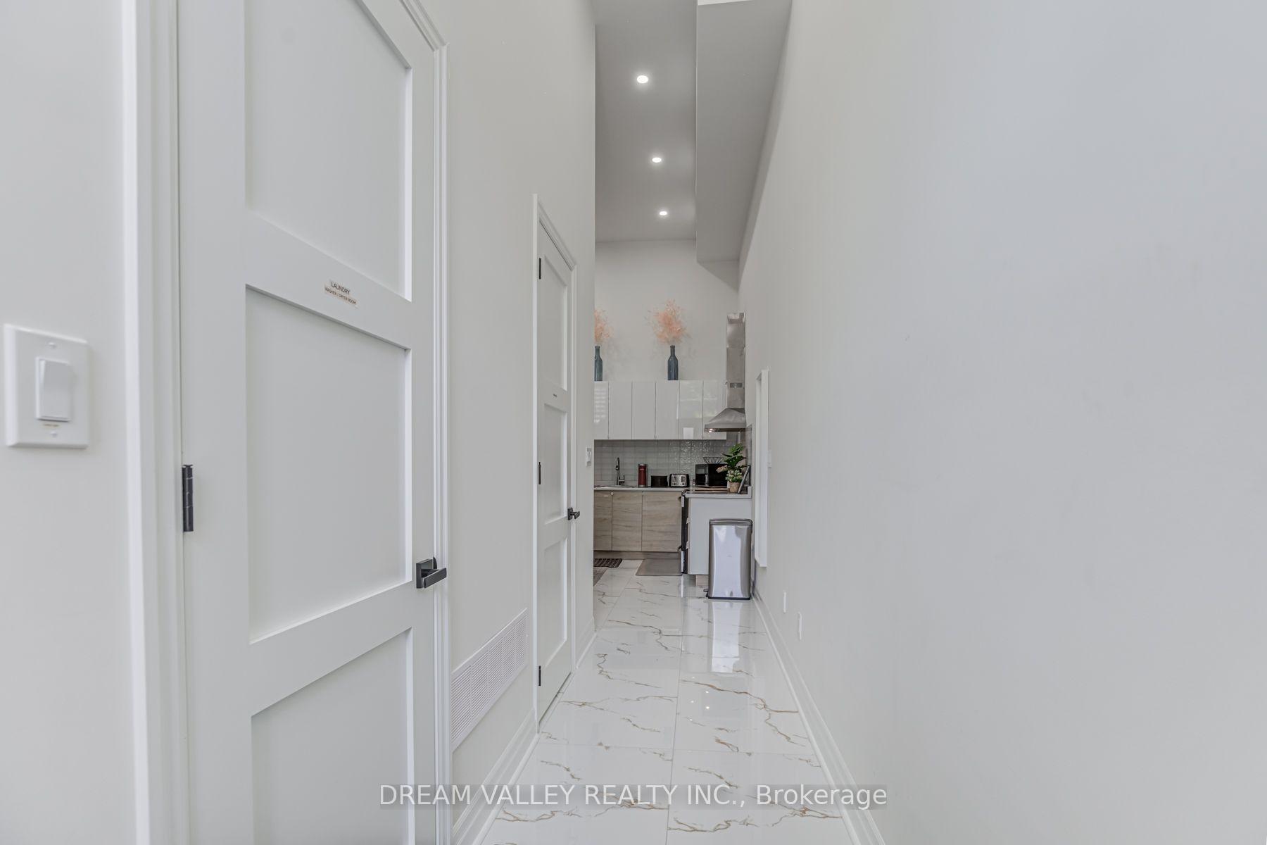 Photo 8 of 160 Byng Avenue, Scarborough, Oakridge — HOMEH