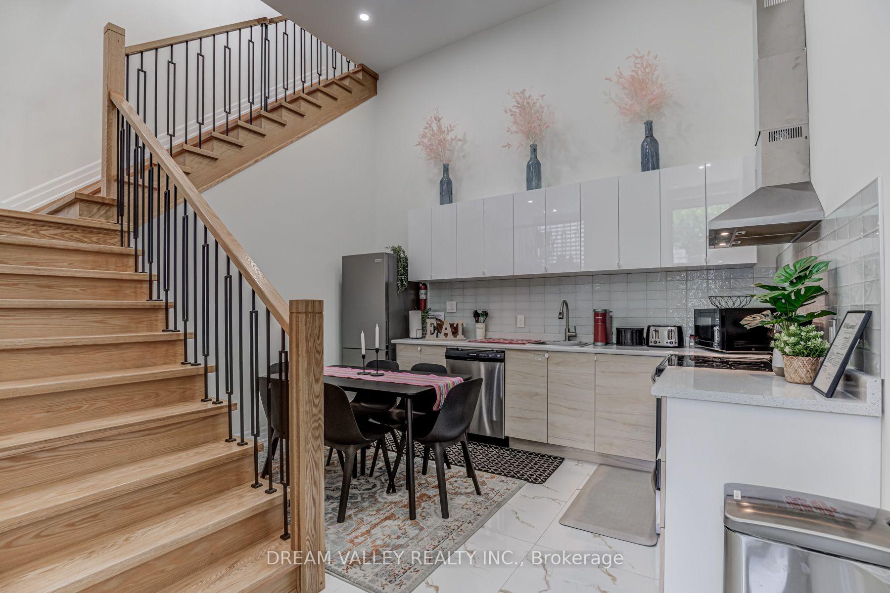 Photo 9 of 160 Byng Avenue, Scarborough, Oakridge — HOMEH