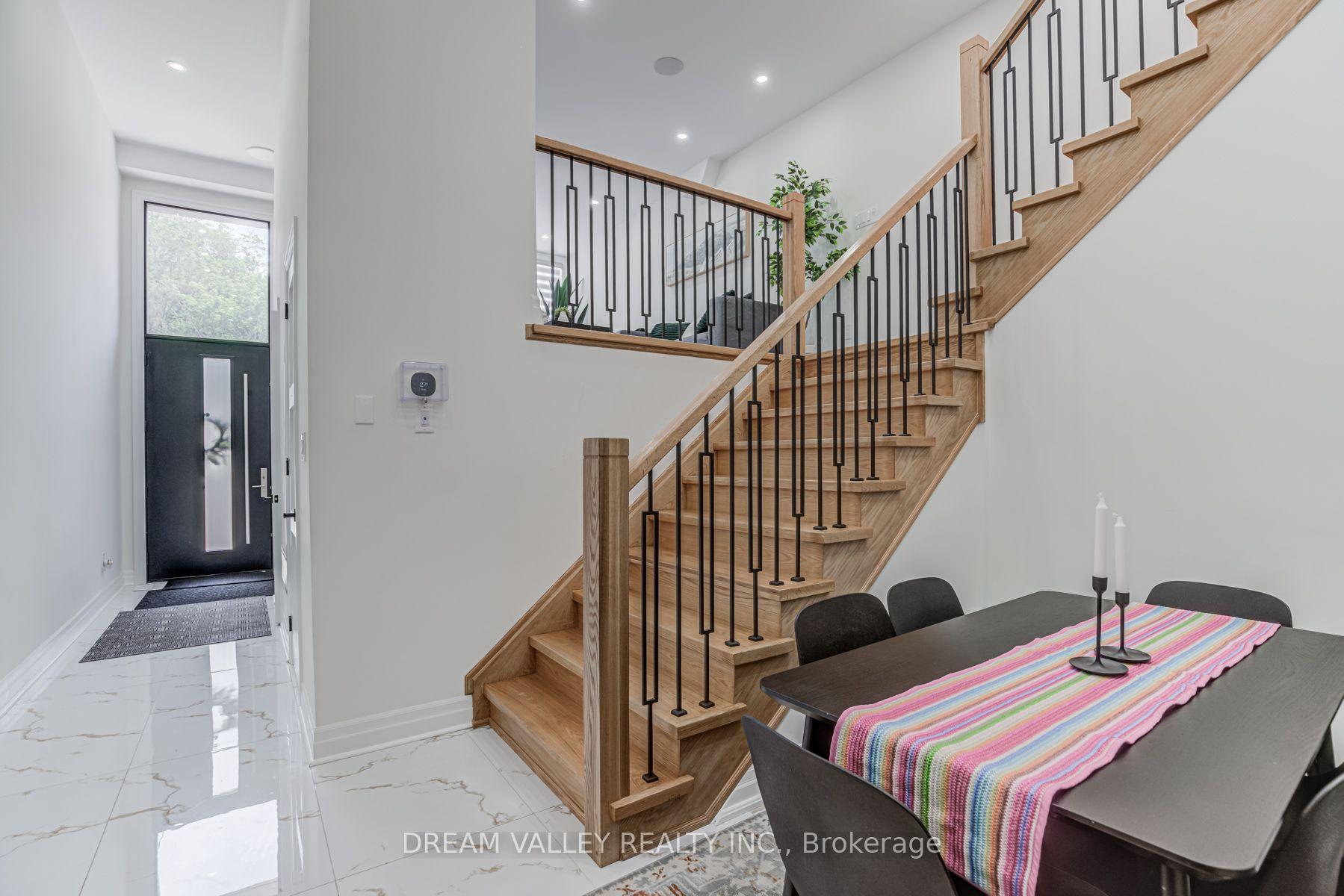 Photo 12 of 160 Byng Avenue, Scarborough, Oakridge — HOMEH