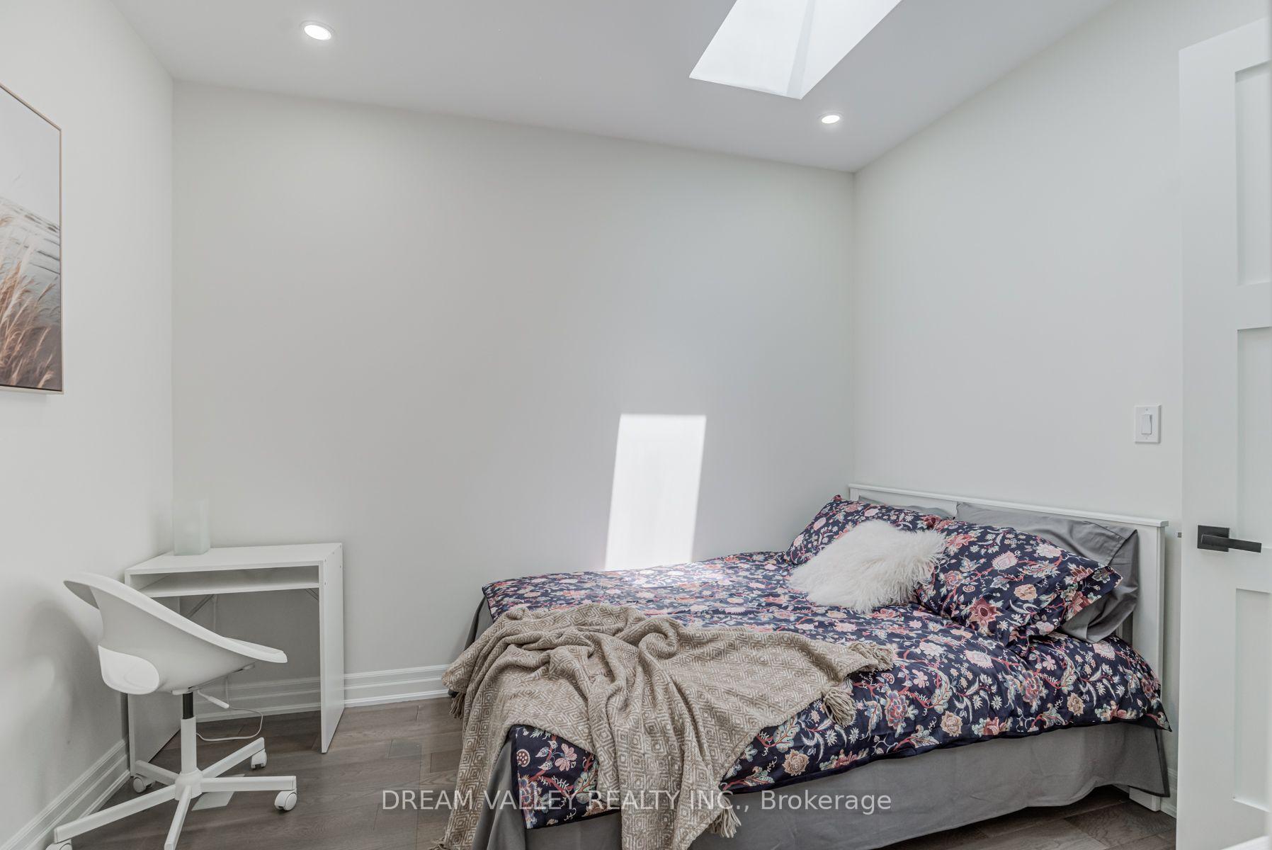 Photo 29 of 160 Byng Avenue, Scarborough, Oakridge — HOMEH
