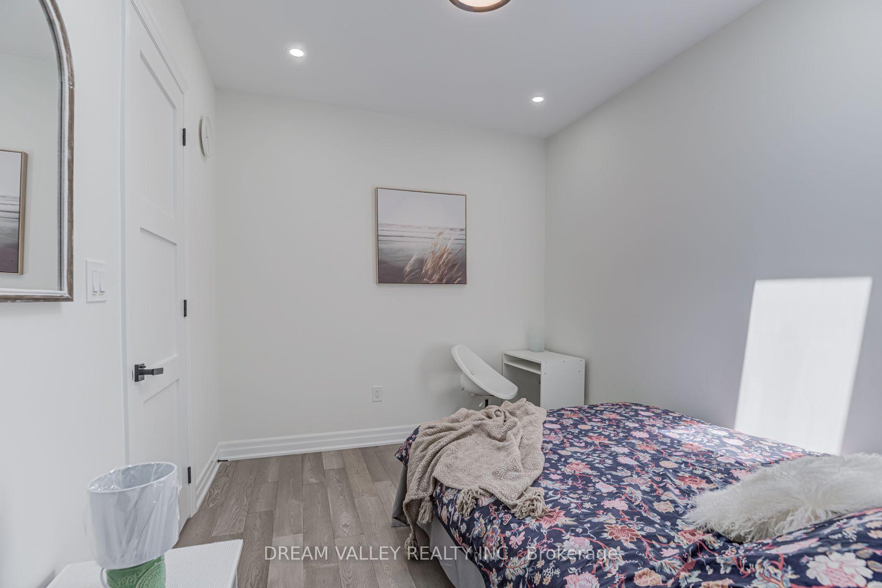 Photo 30 of 160 Byng Avenue, Scarborough, Oakridge — HOMEH