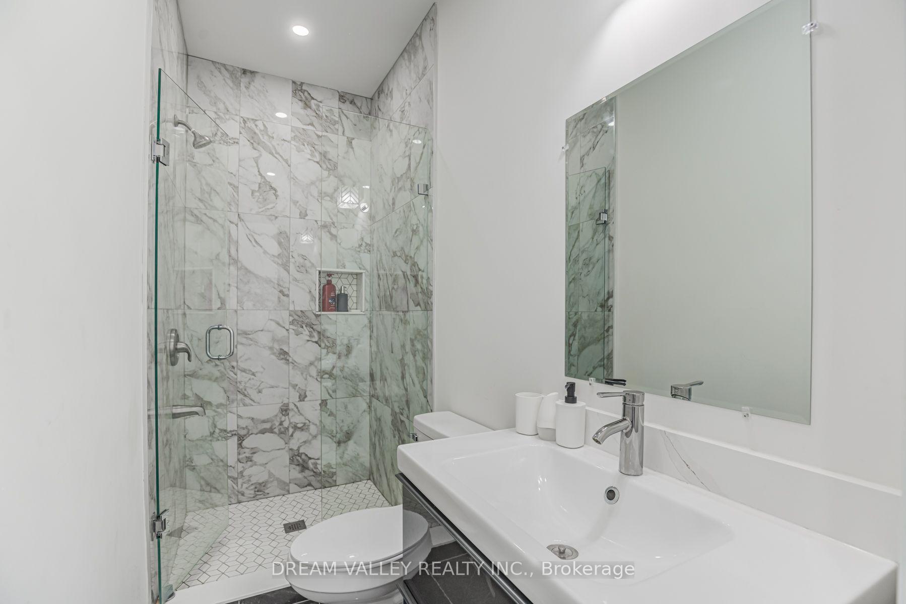 Photo 35 of 160 Byng Avenue, Scarborough, Oakridge — HOMEH