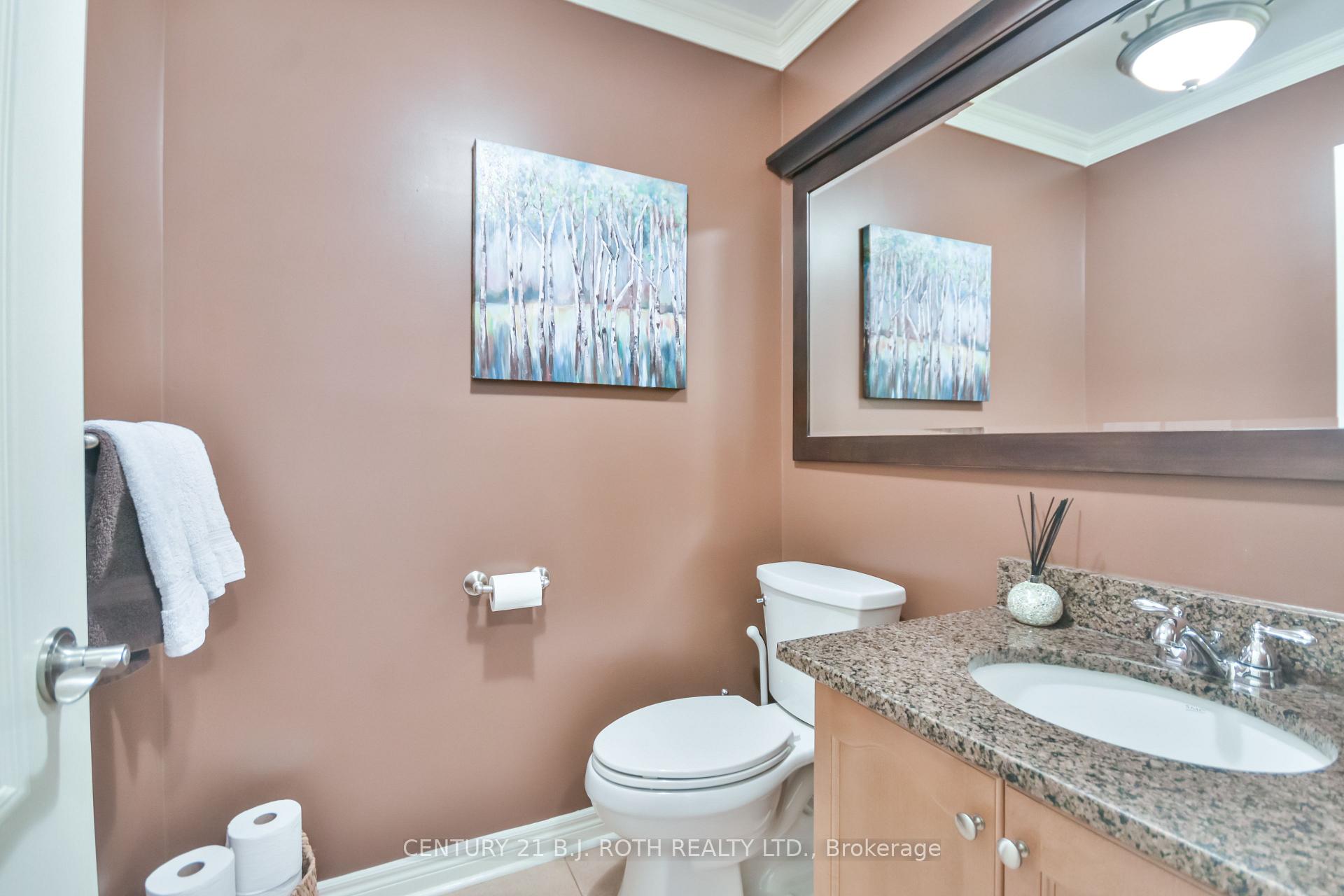 Photo 21 of 38 Camelot Square, Barrie, Innis-Shore — HOMEH