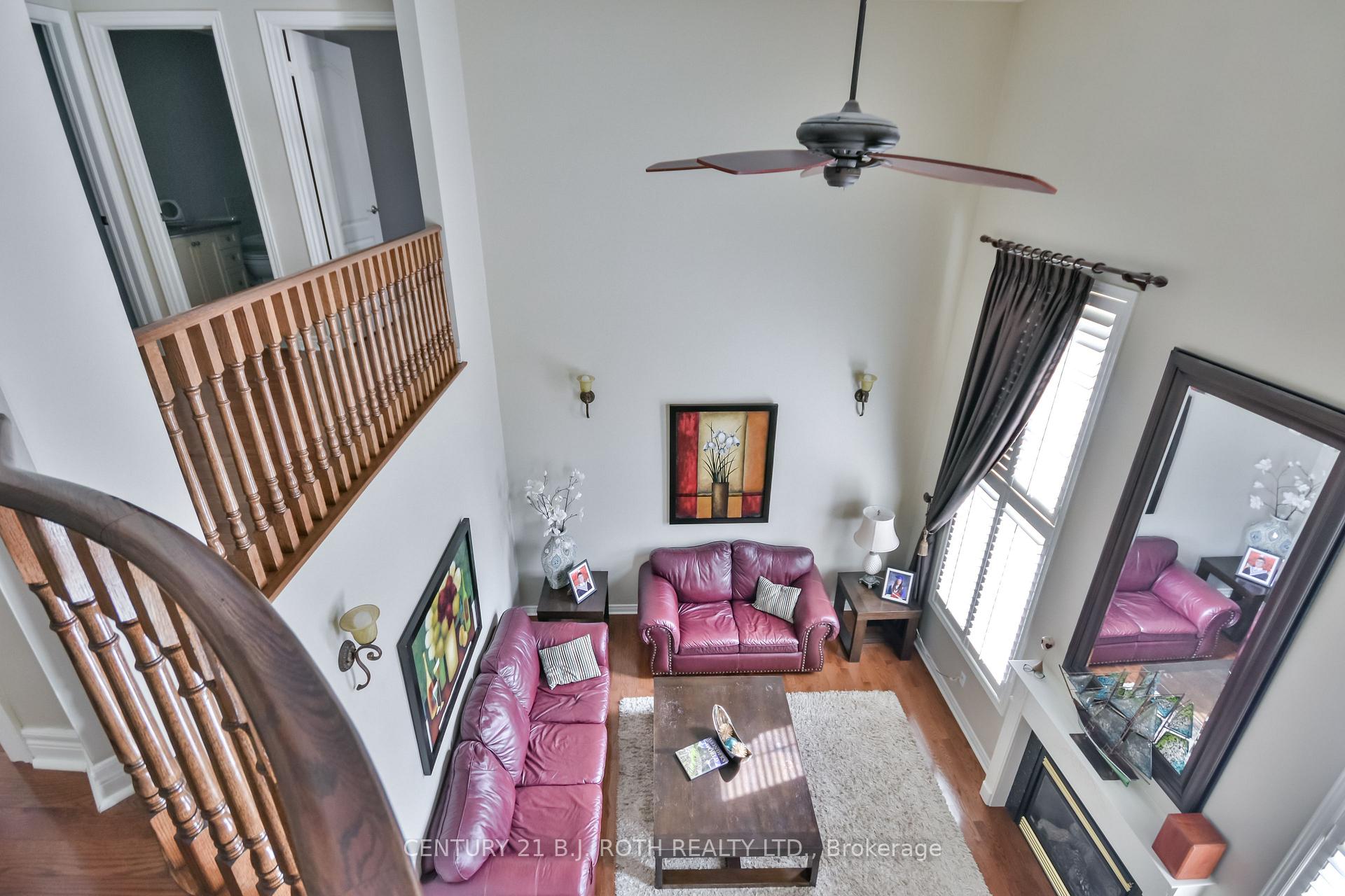 Photo 23 of 38 Camelot Square, Barrie, Innis-Shore — HOMEH
