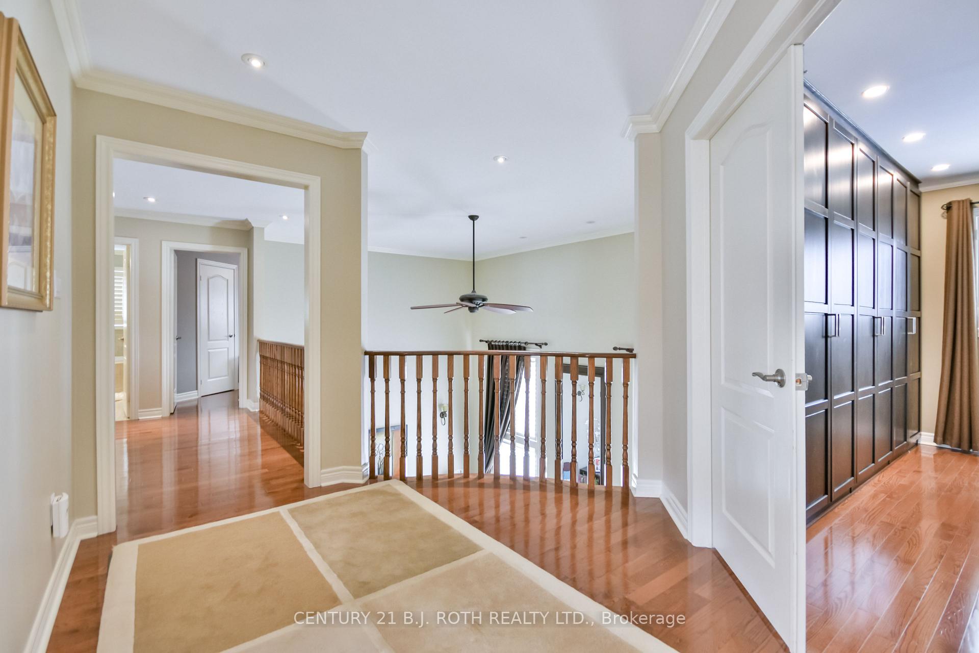 Photo 24 of 38 Camelot Square, Barrie, Innis-Shore — HOMEH