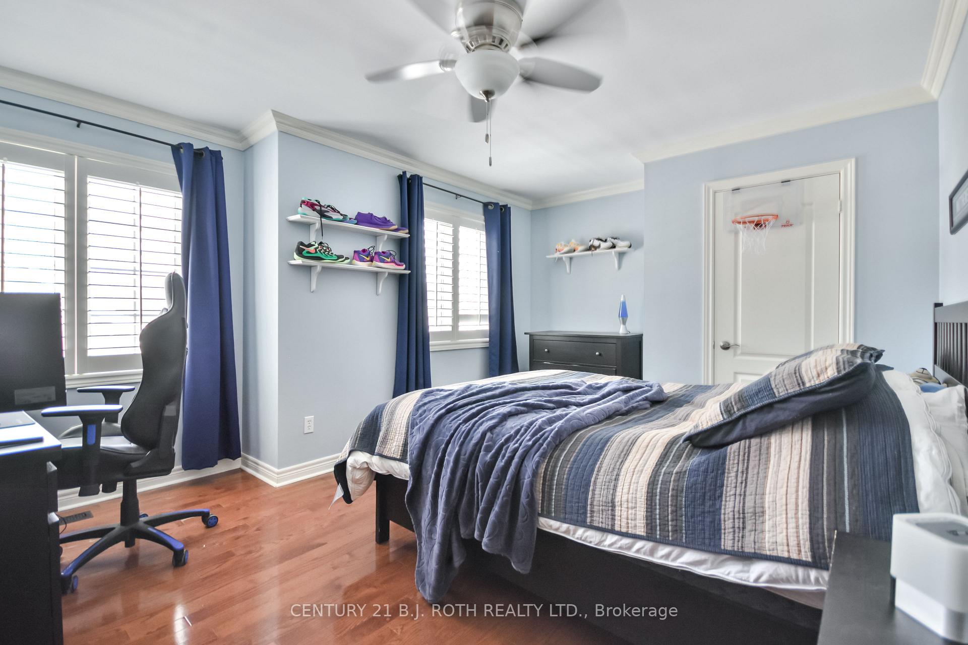 Photo 28 of 38 Camelot Square, Barrie, Innis-Shore — HOMEH
