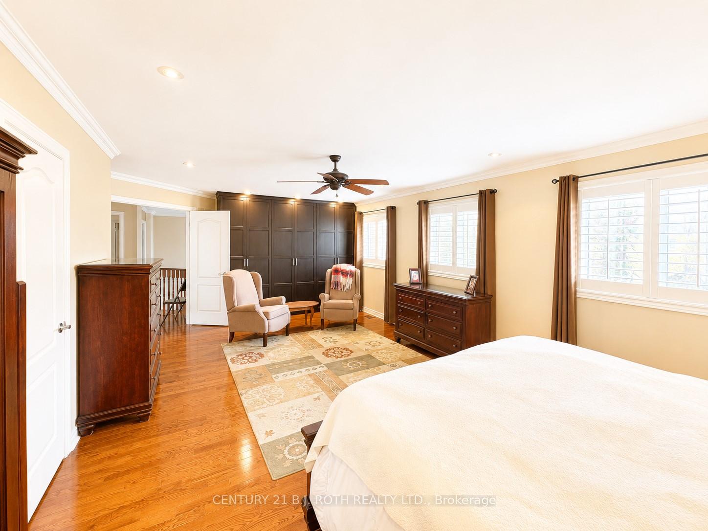 Photo 30 of 38 Camelot Square, Barrie, Innis-Shore — HOMEH