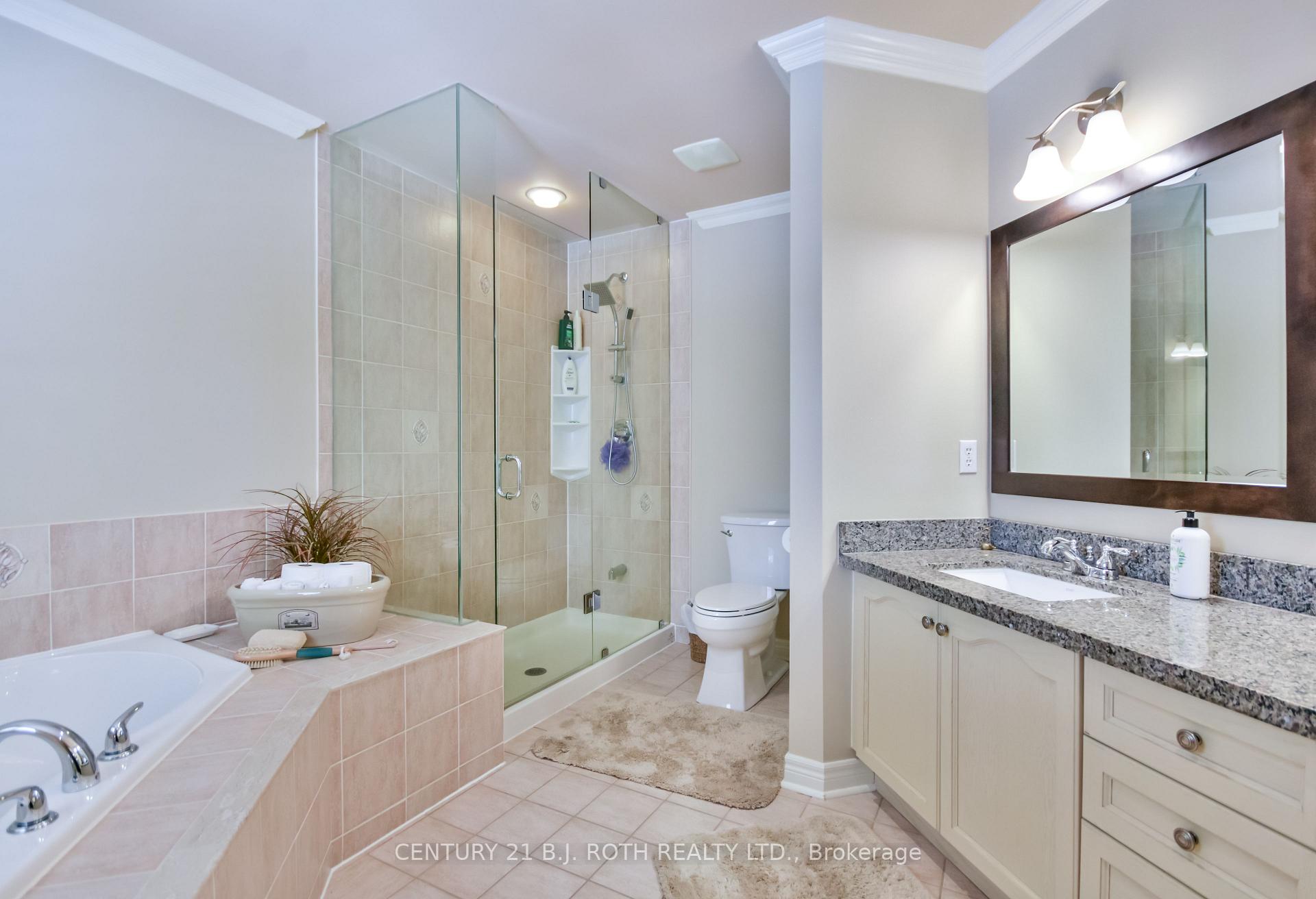 Photo 32 of 38 Camelot Square, Barrie, Innis-Shore — HOMEH