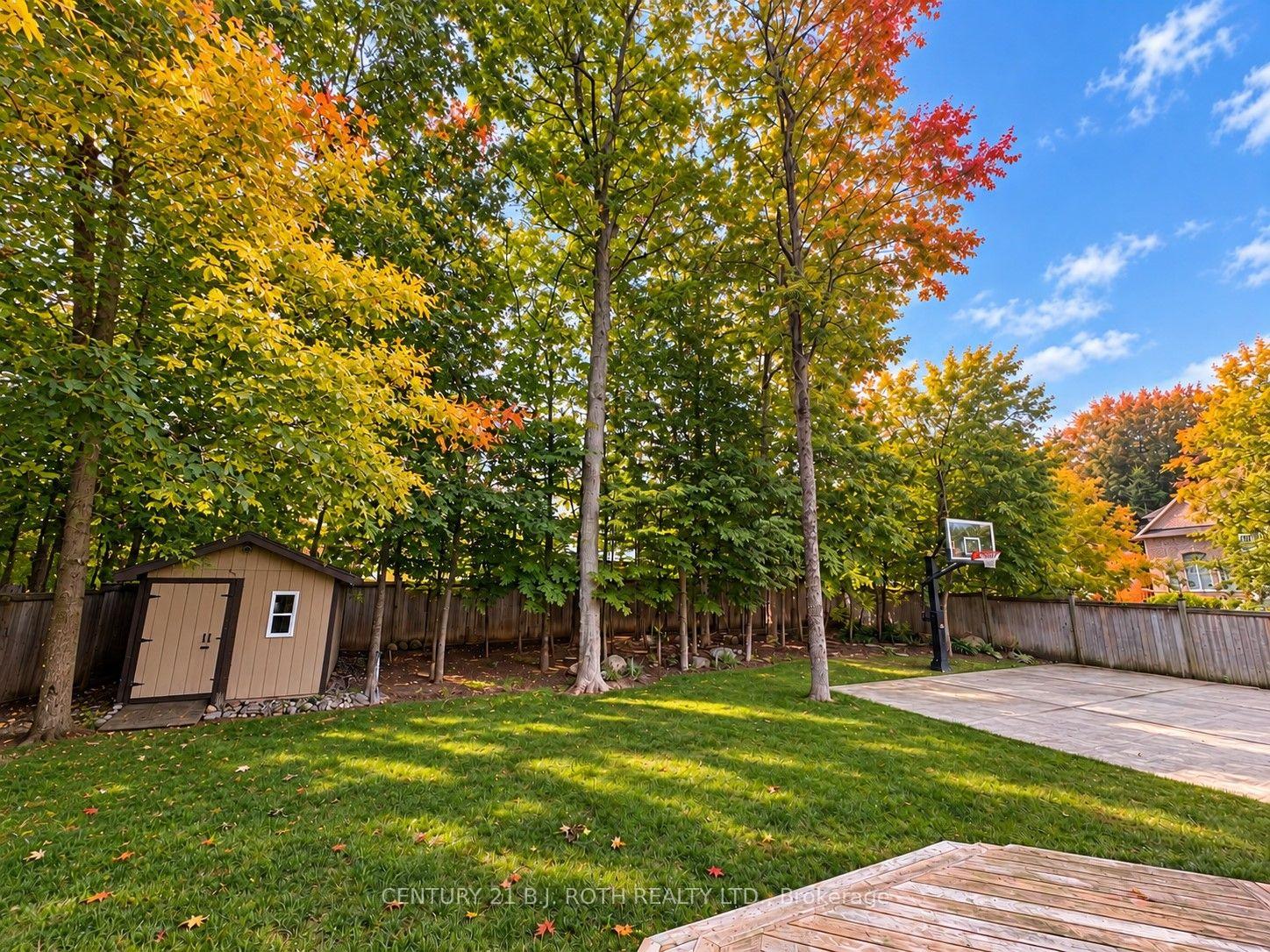 Photo 44 of 38 Camelot Square, Barrie, Innis-Shore — HOMEH