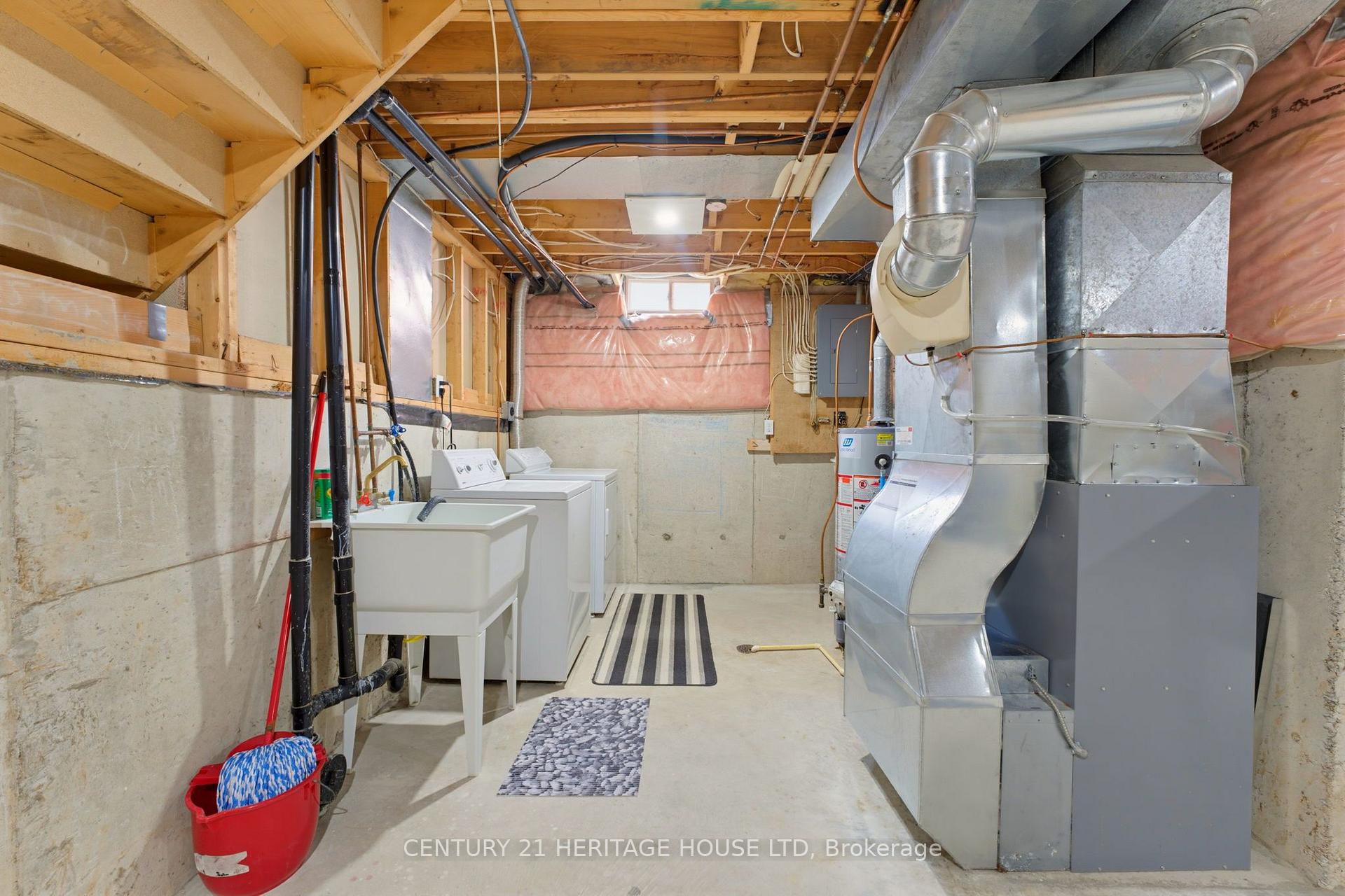 Photo 22 of 42 Buchanan Crescent, Brantford, Lynden Hills — HOMEH