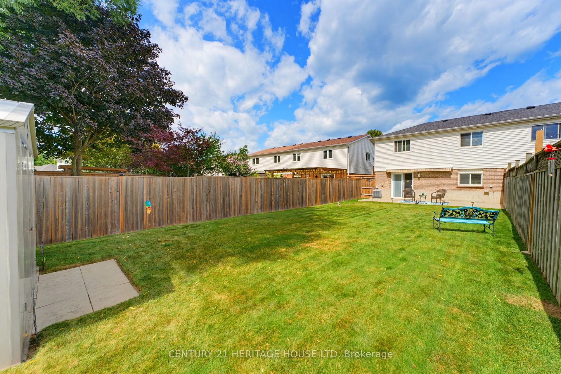 Photo 26 of 42 Buchanan Crescent, Brantford, Lynden Hills — HOMEH